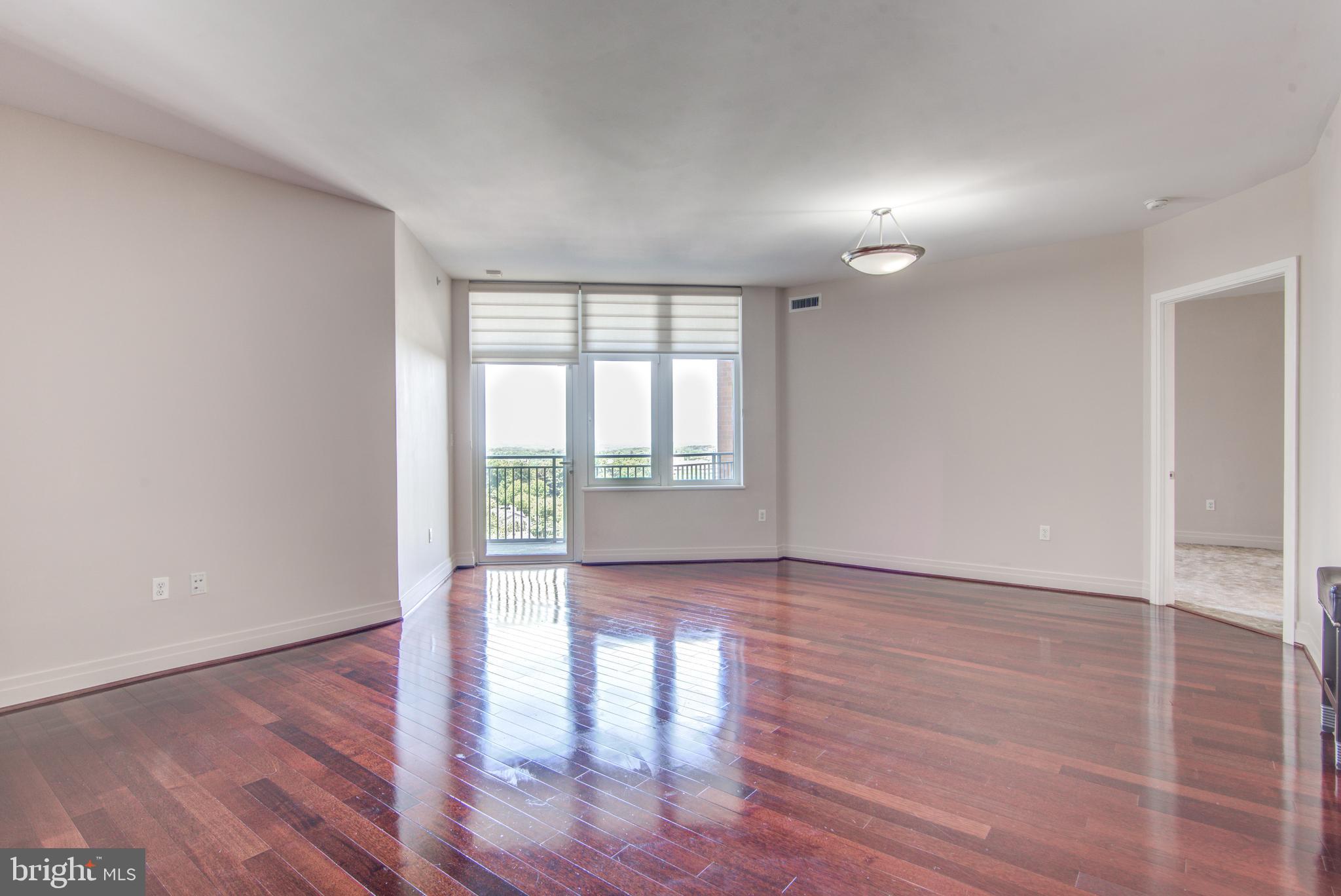 THE LOFTS AT PARK CREST - Residential Lease