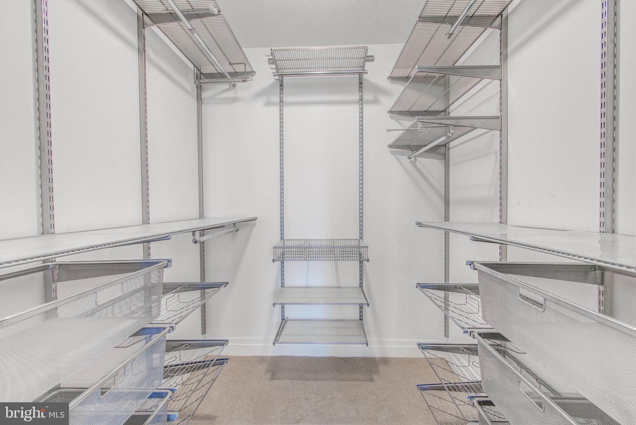 THE LOFTS AT PARK CREST - Residential Lease