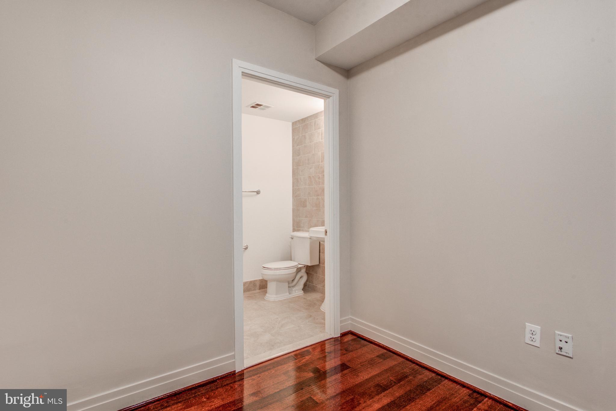 THE LOFTS AT PARK CREST - Residential Lease