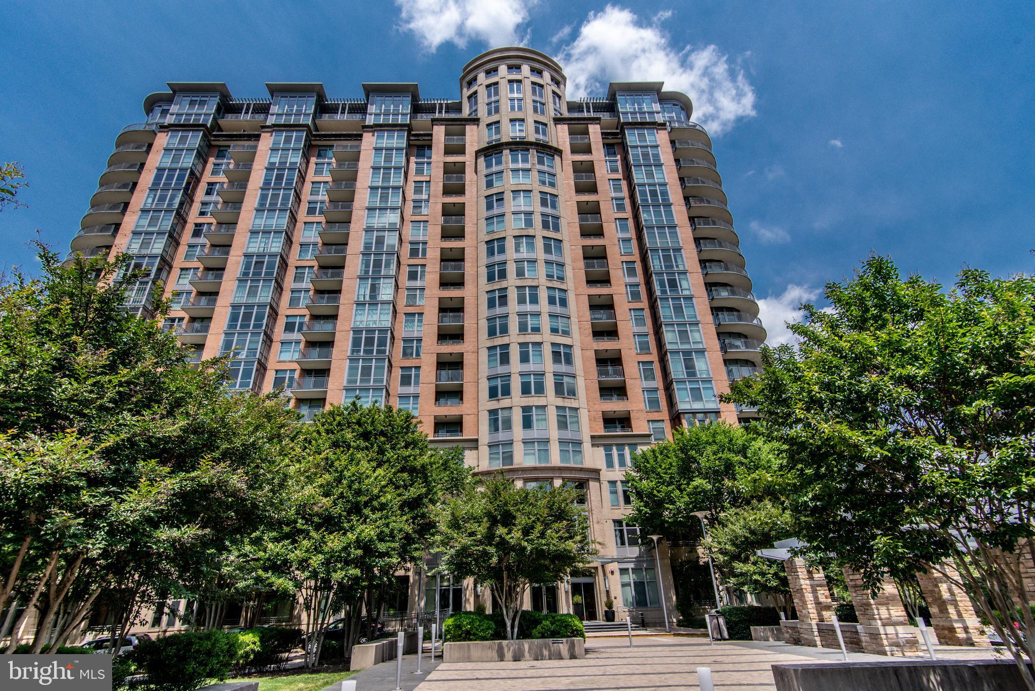 THE LOFTS AT PARK CREST - Residential Lease