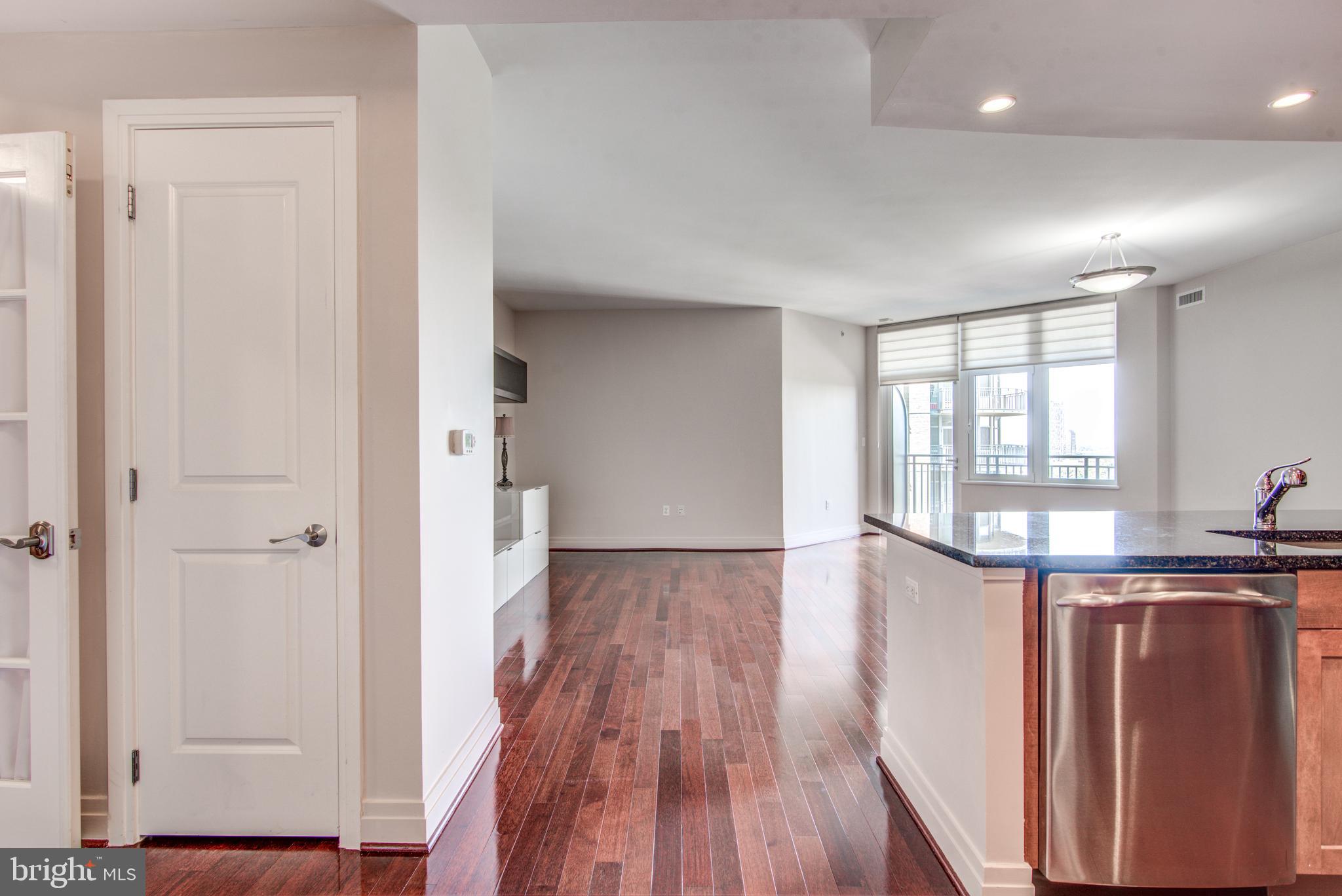 THE LOFTS AT PARK CREST - Residential Lease