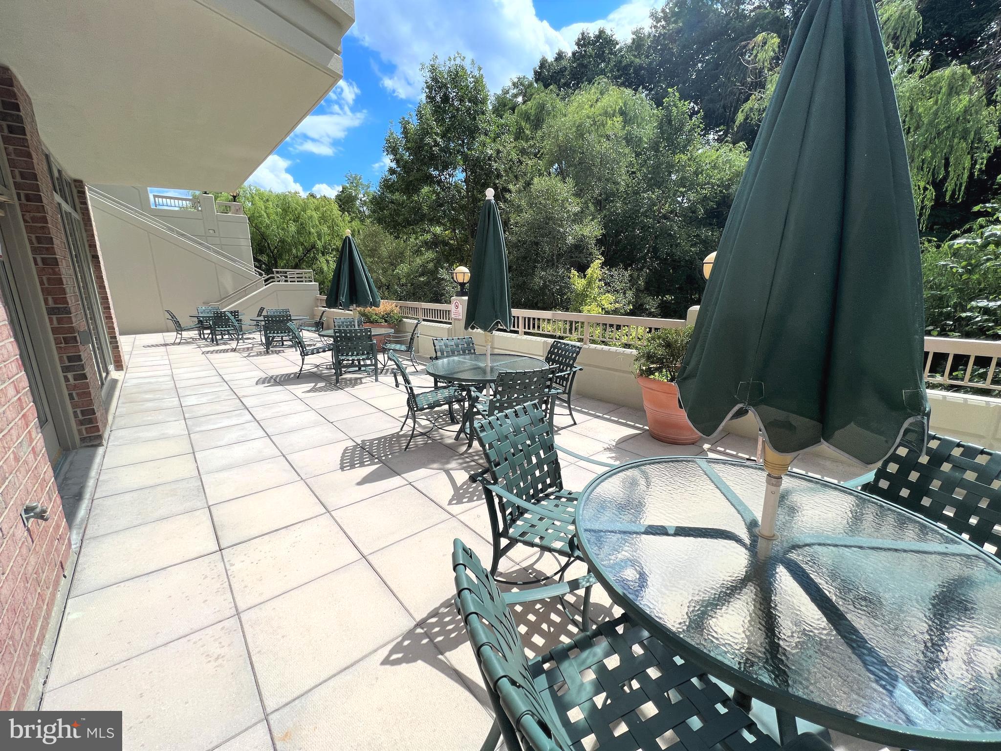 LEISURE WORLD - Residential