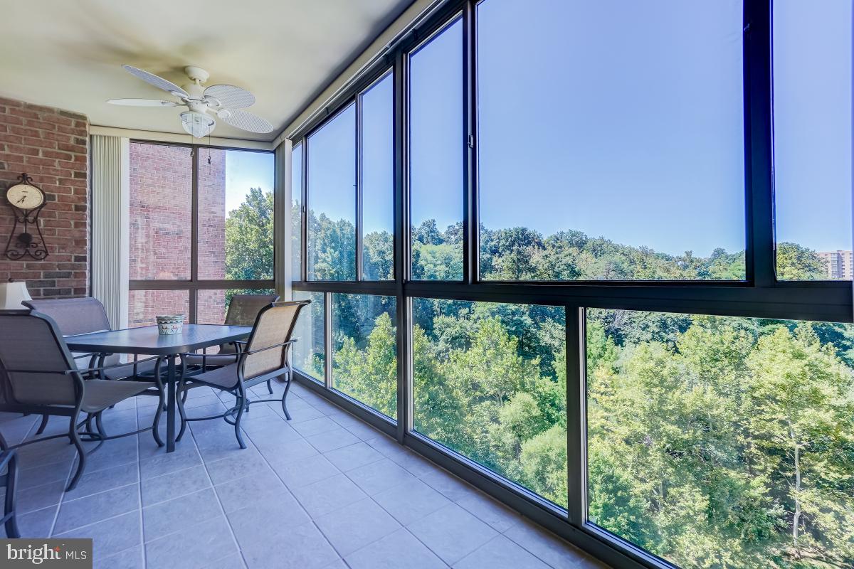 LEISURE WORLD - Residential