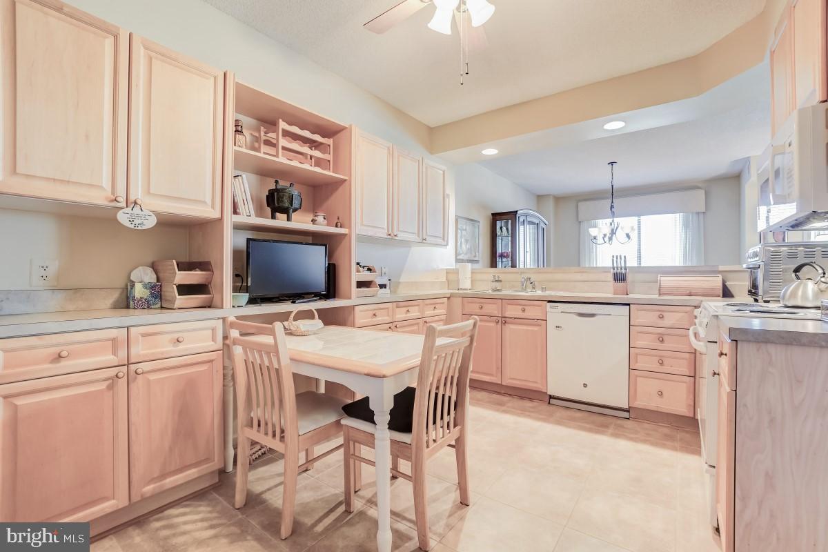 LEISURE WORLD - Residential