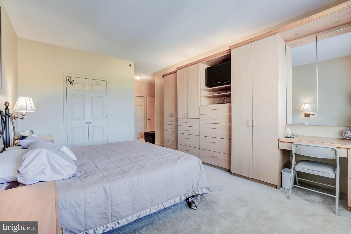 LEISURE WORLD - Residential