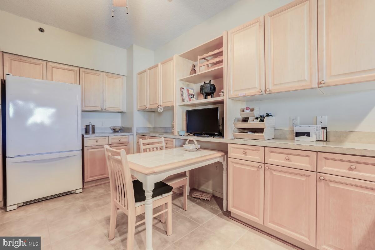 LEISURE WORLD - Residential