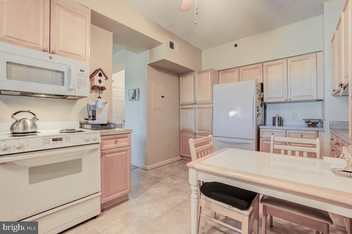 LEISURE WORLD - Residential