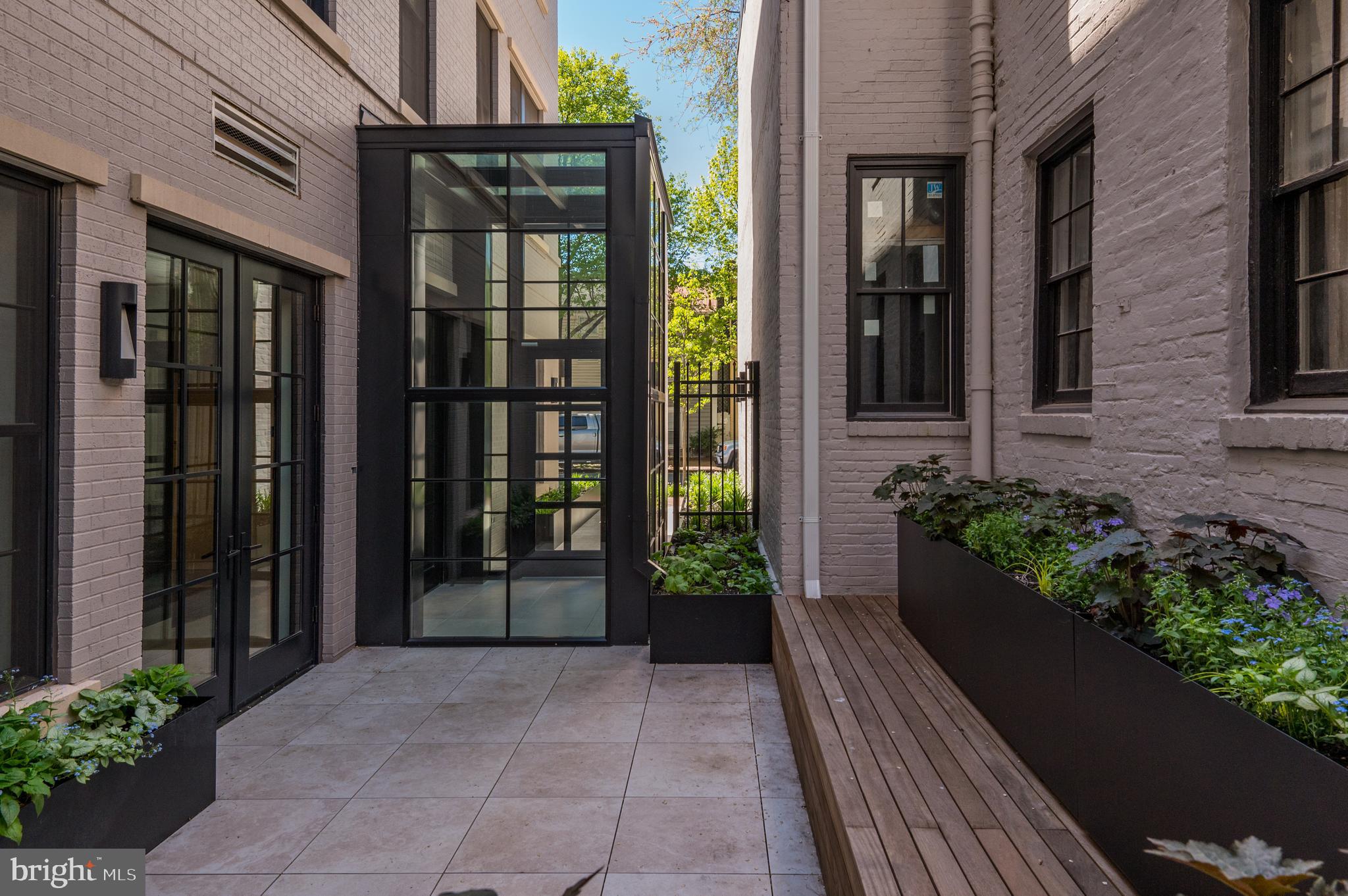 GEORGETOWN - Residential