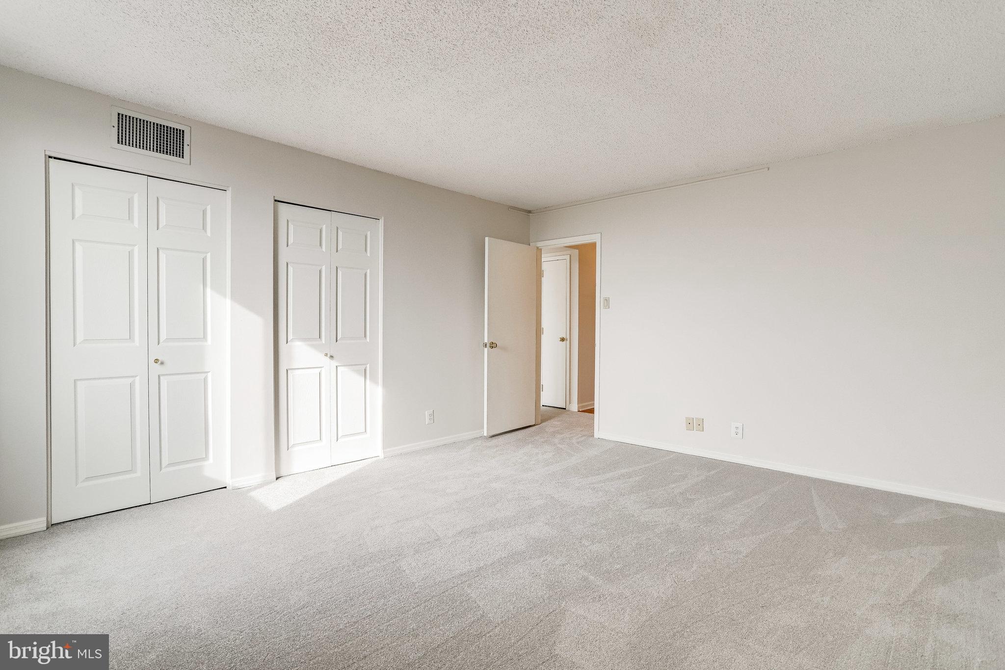 VIRGINIA SQUARE - Residential Lease