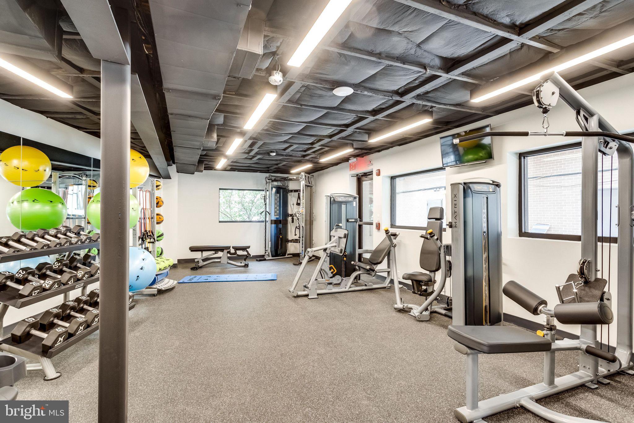 VIRGINIA SQUARE - Residential Lease