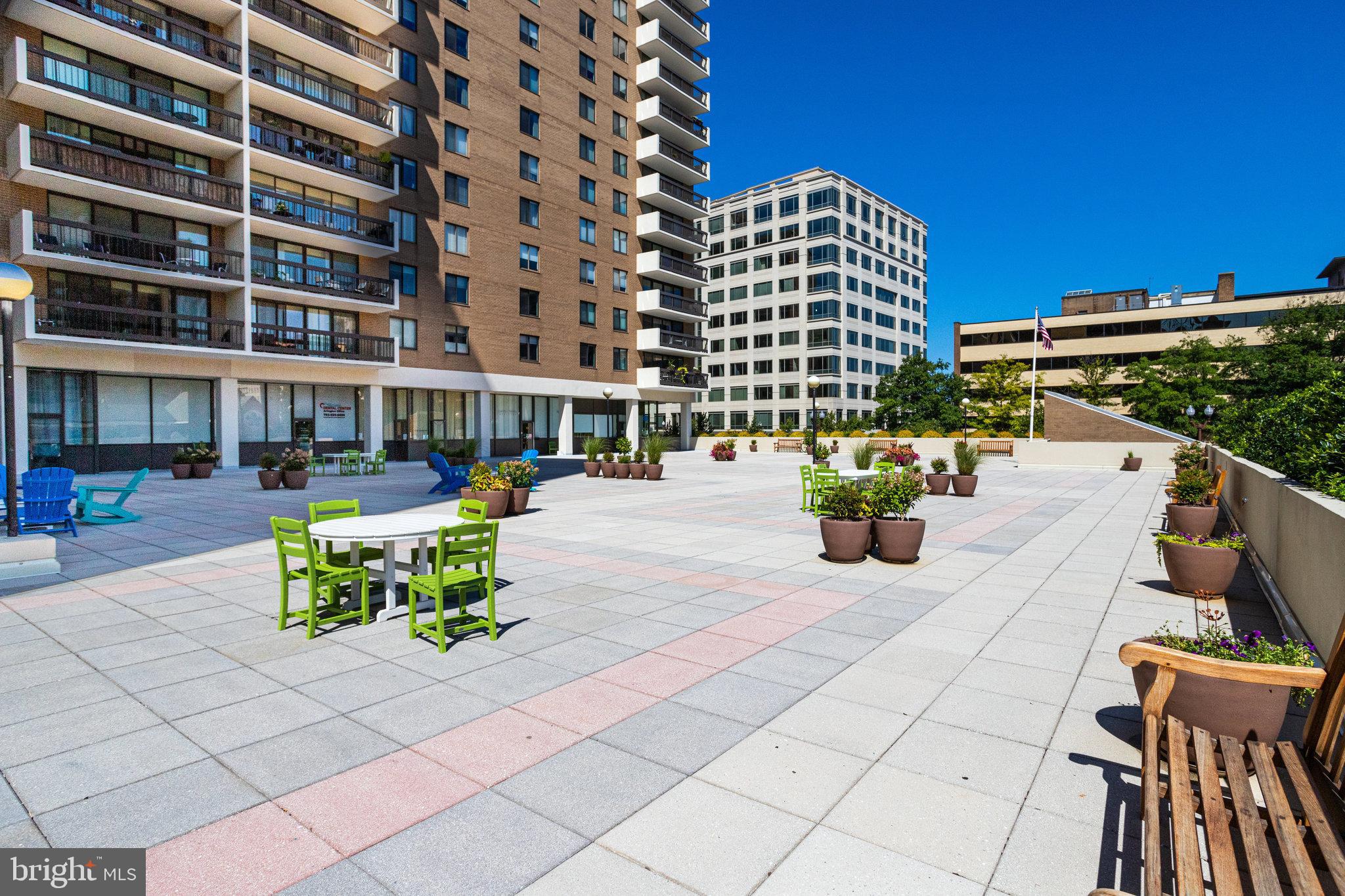 VIRGINIA SQUARE - Residential Lease