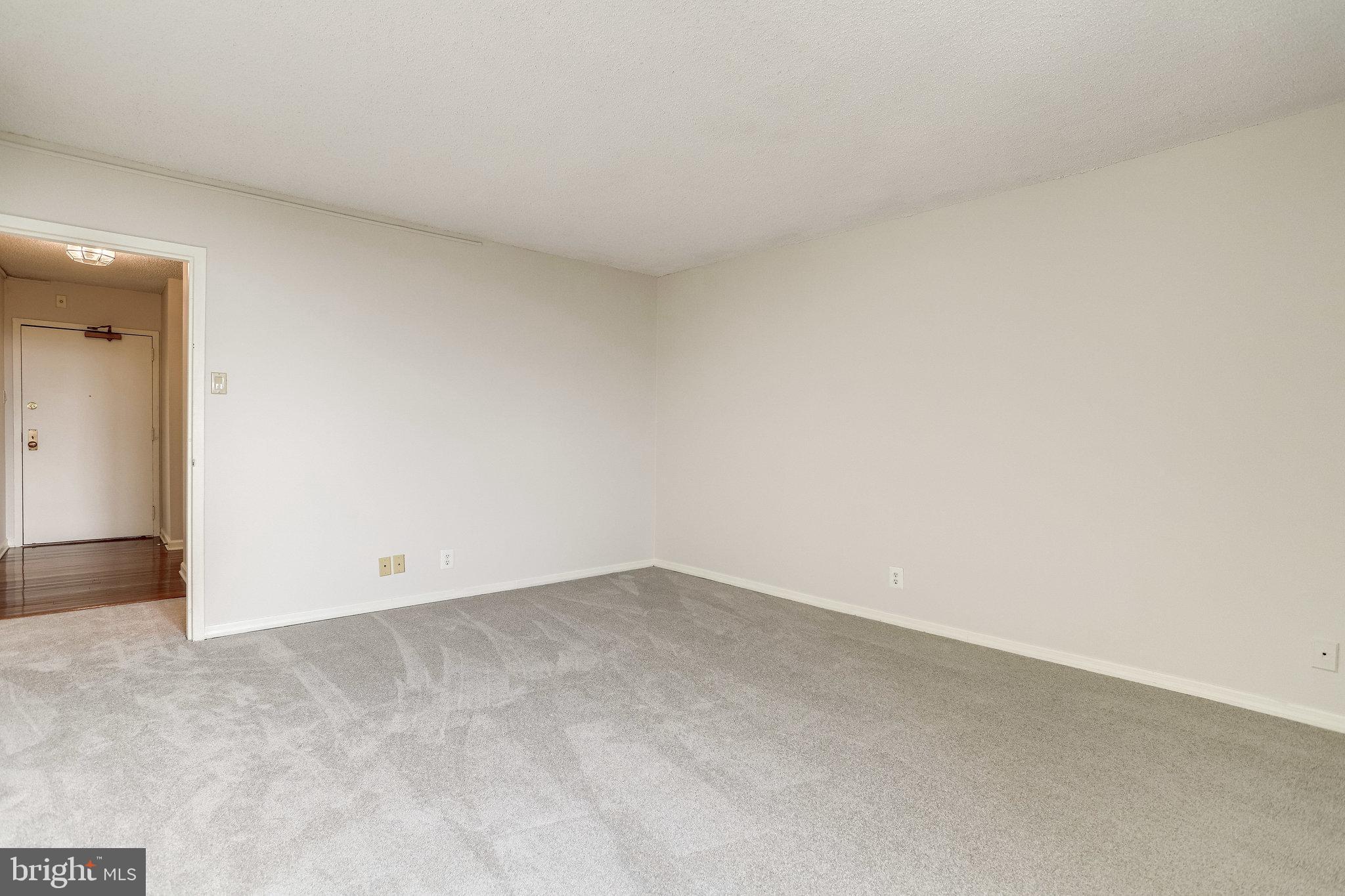 VIRGINIA SQUARE - Residential Lease