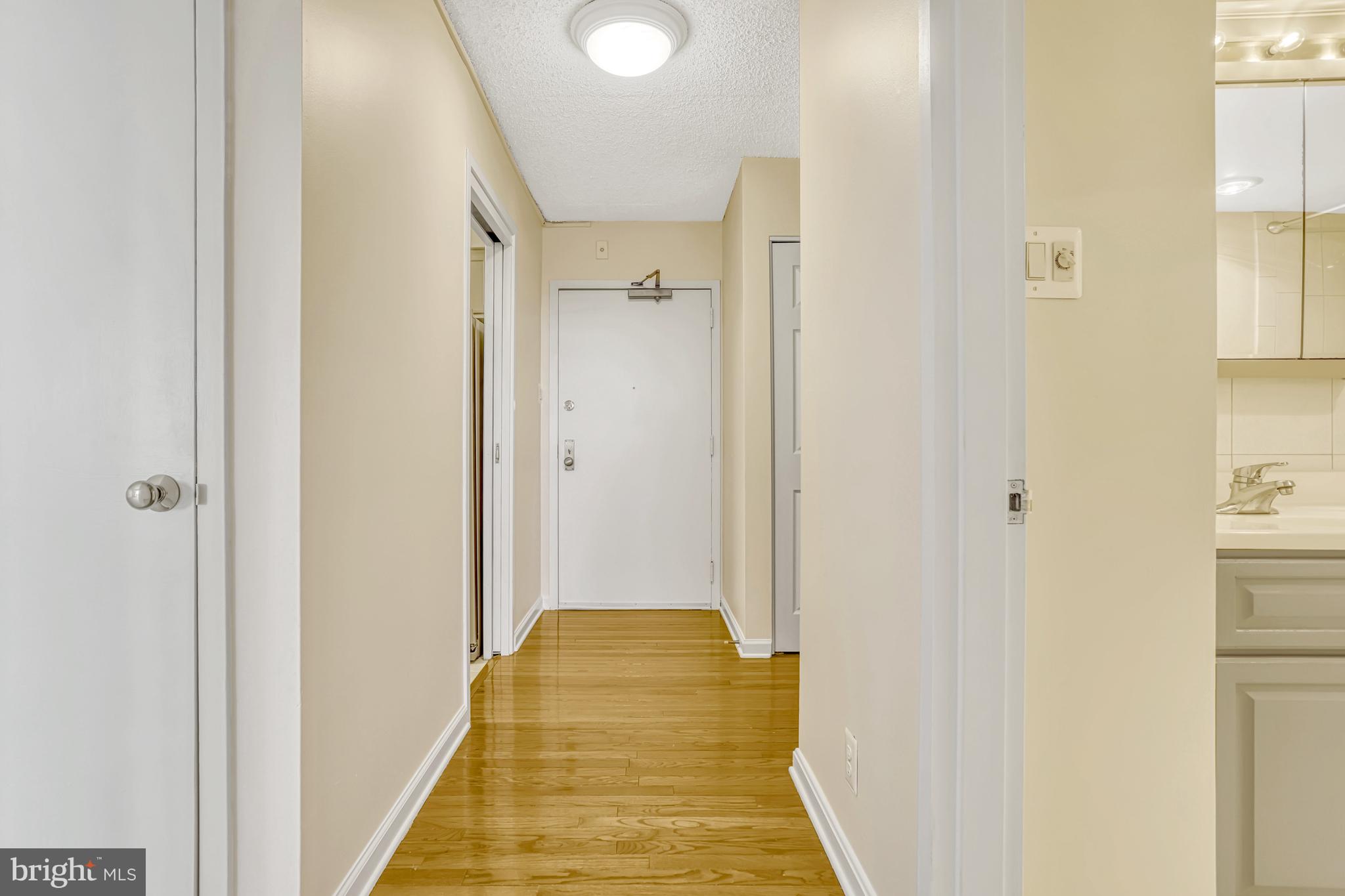 VIRGINIA SQUARE - Residential Lease