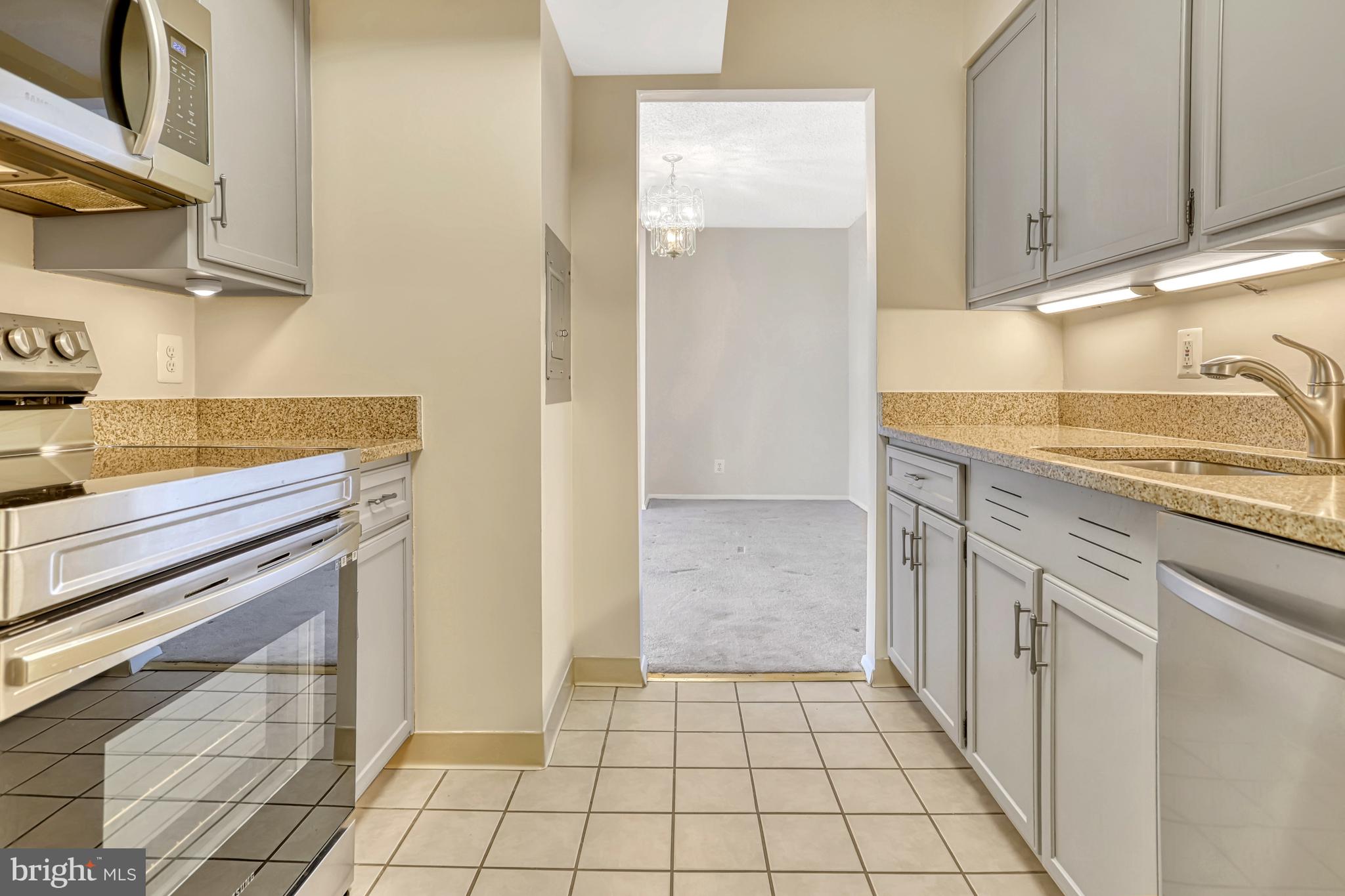 VIRGINIA SQUARE - Residential Lease