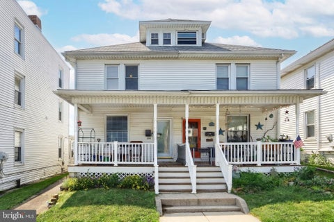 Townhouse For Sale - 229 W High Street<br/> RED LION, PA 17356
