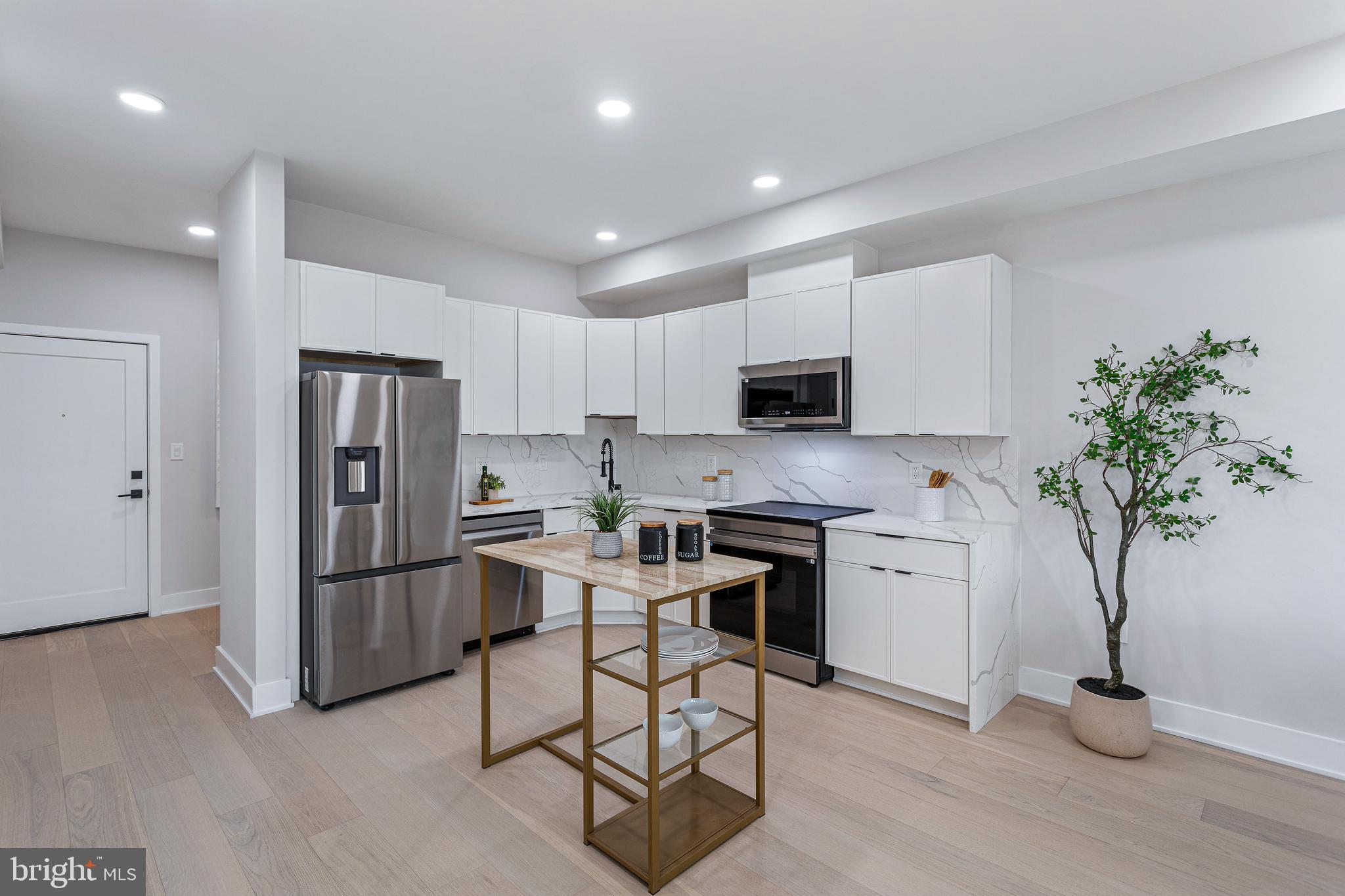 1516 EAST CAPITOL STREET NE A