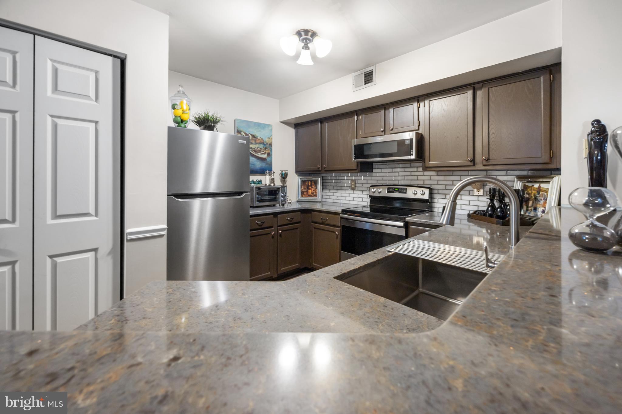 ANNAPOLIS OVERLOOK - Residential