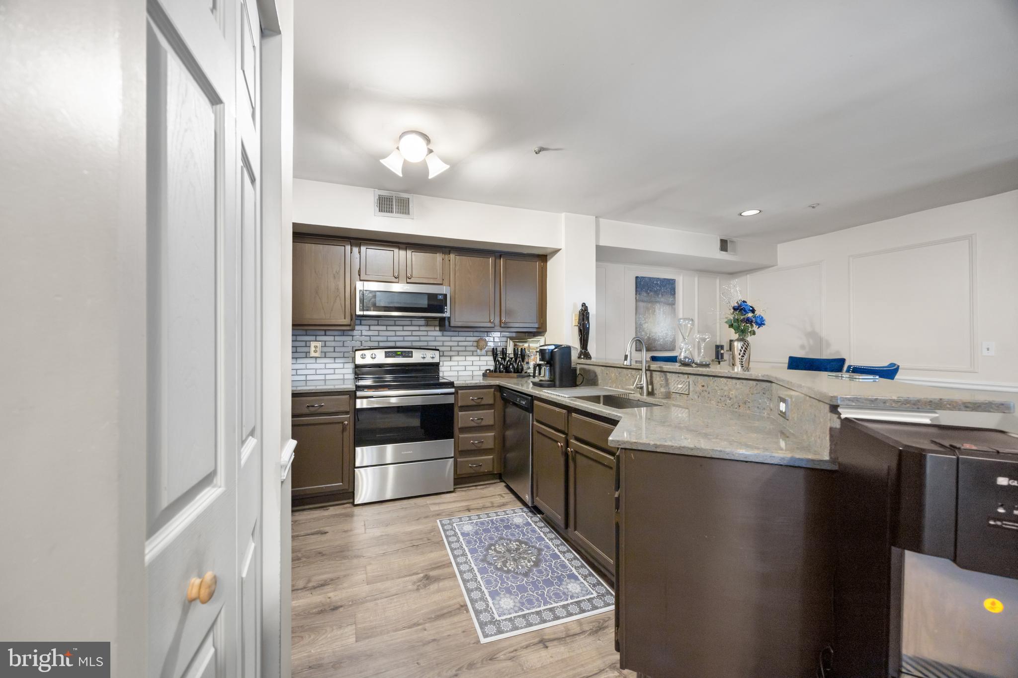 ANNAPOLIS OVERLOOK - Residential