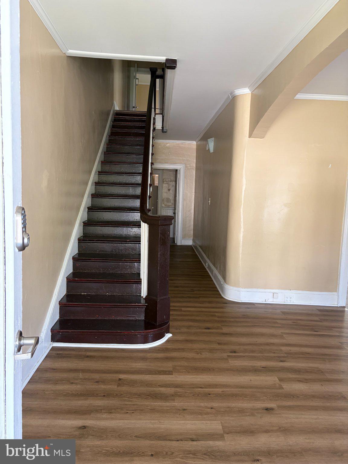 206-208 E ISABELLA STREET