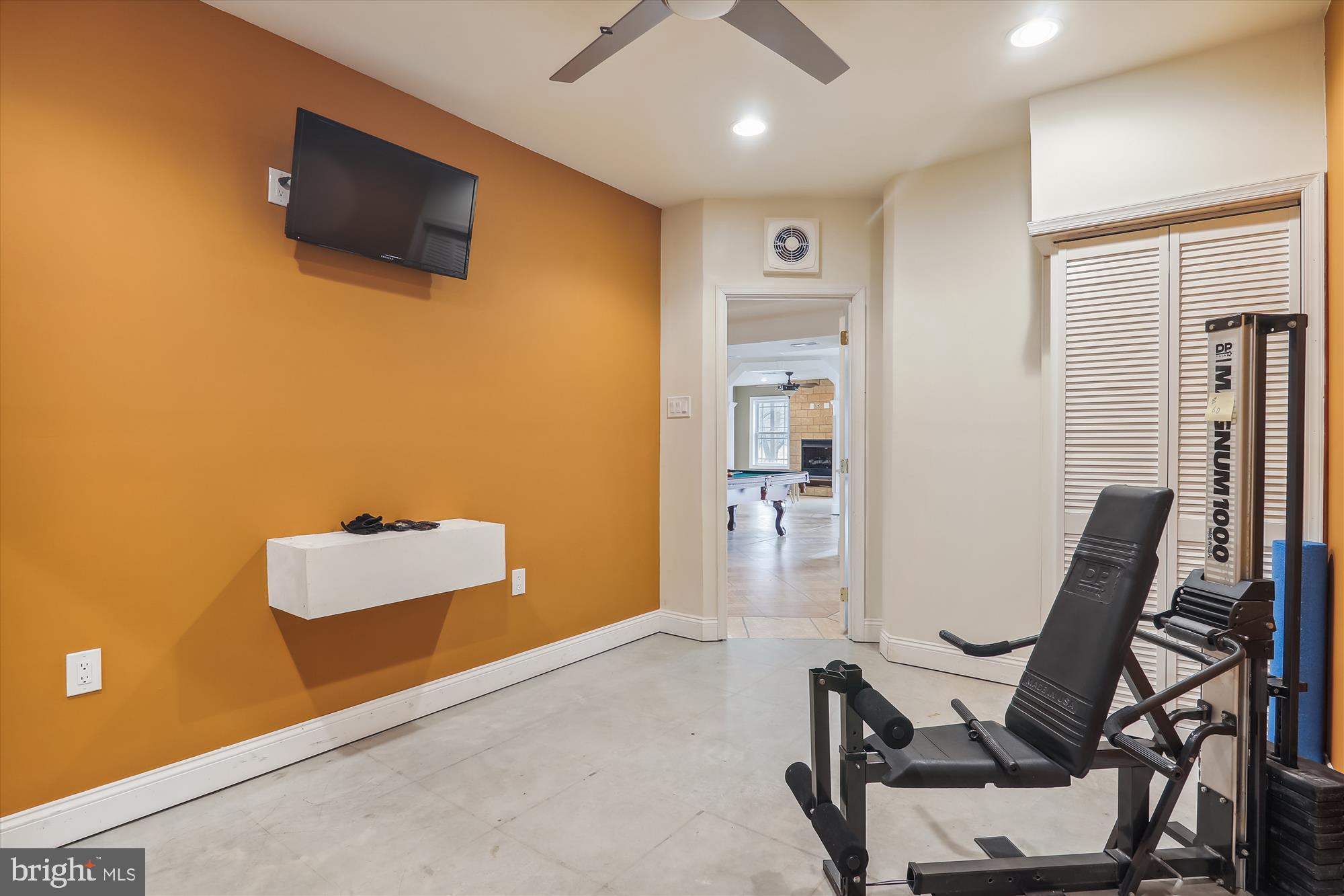 LAYTONSVILLE OUTSIDE - Residential