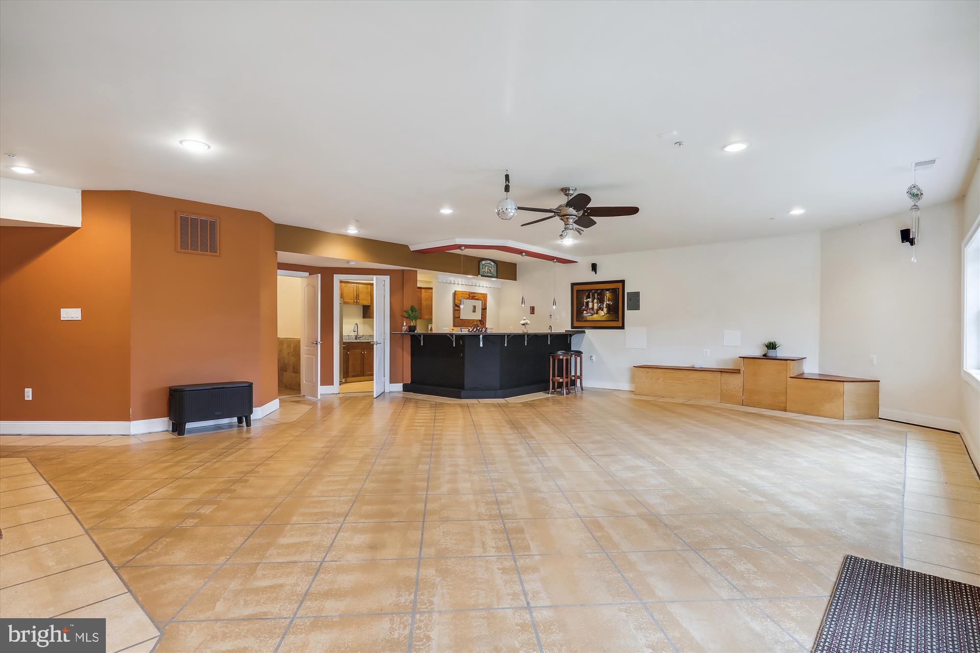 LAYTONSVILLE OUTSIDE - Residential