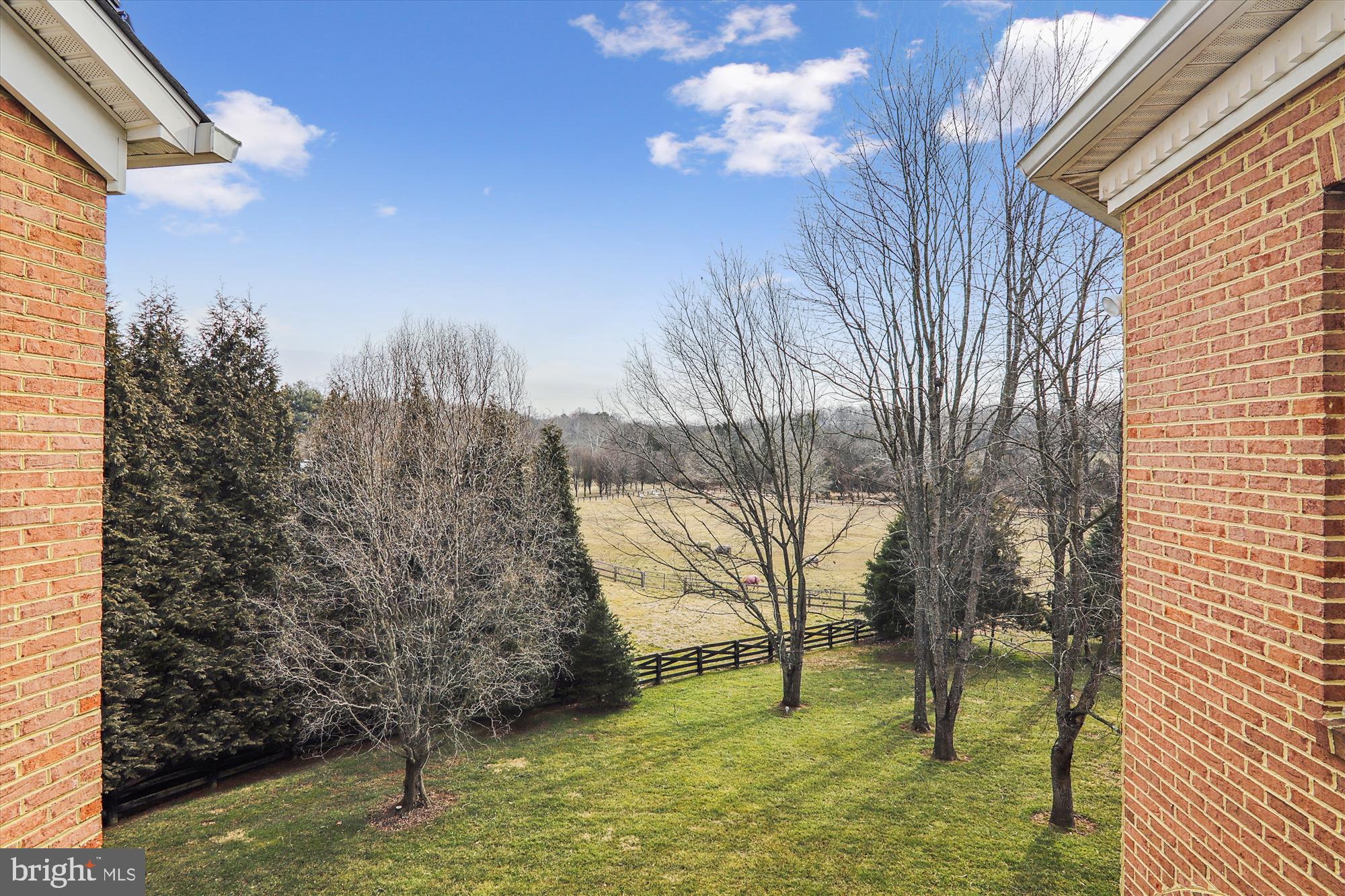 LAYTONSVILLE OUTSIDE - Residential