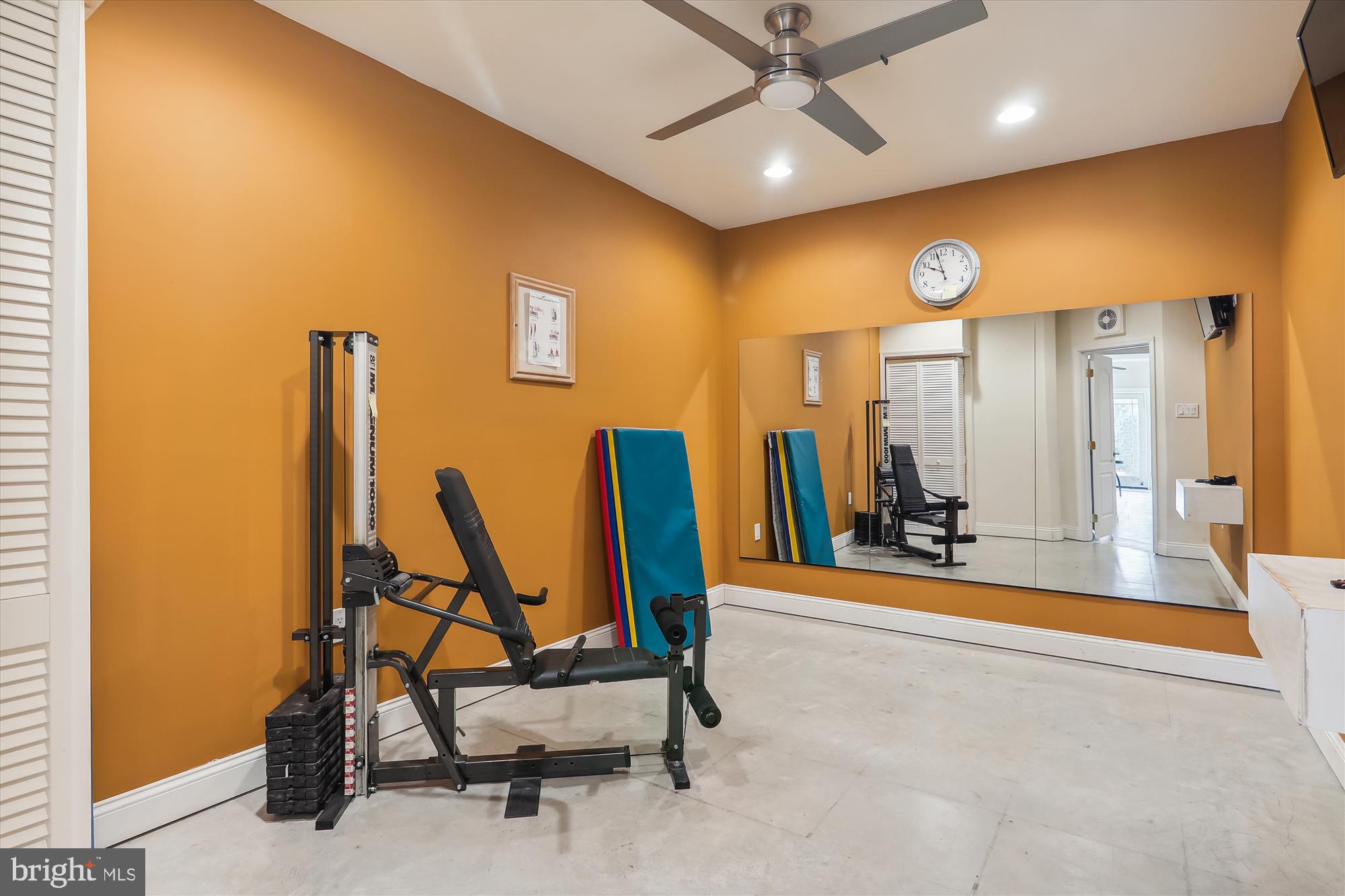 LAYTONSVILLE OUTSIDE - Residential