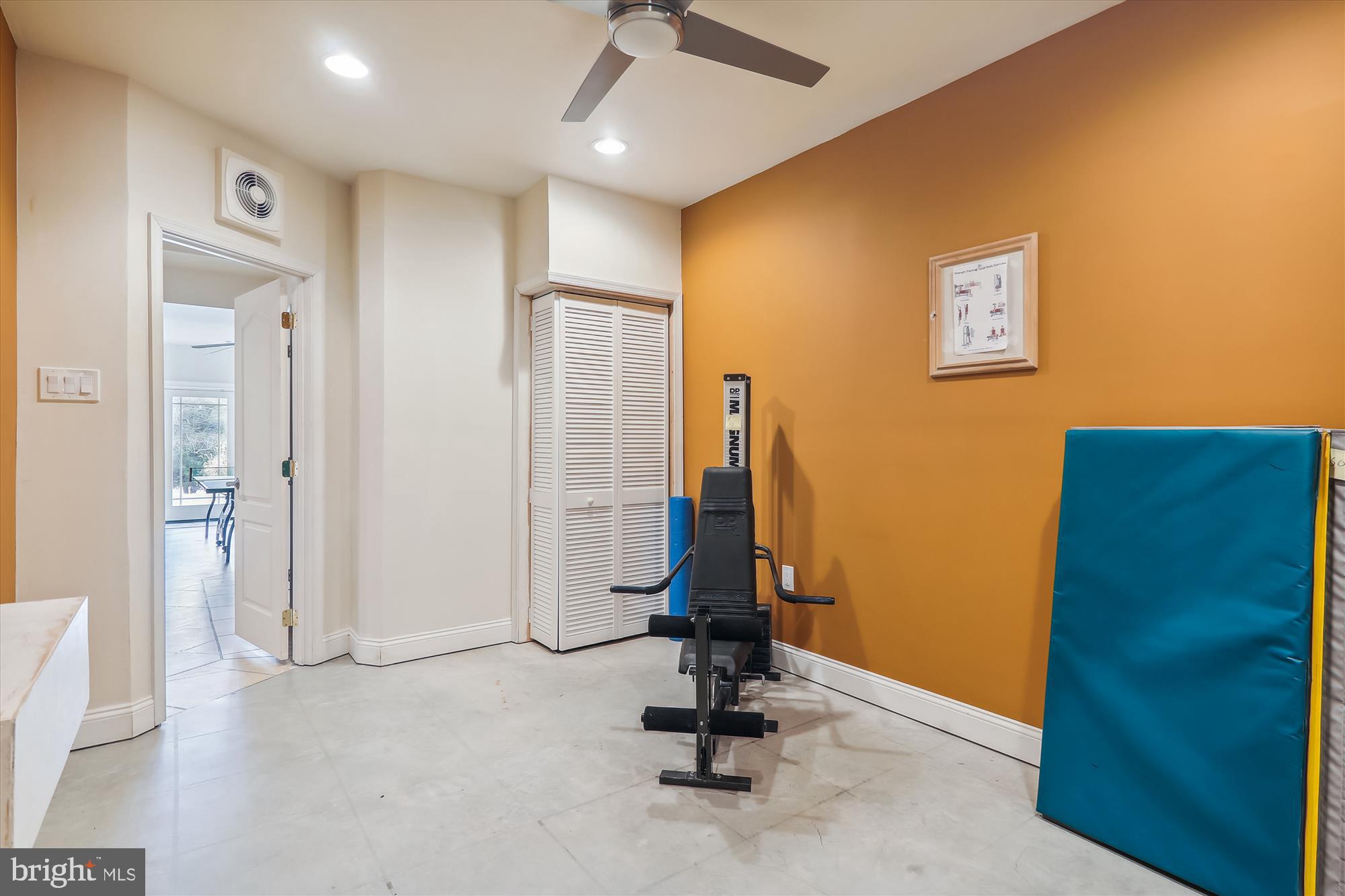 LAYTONSVILLE OUTSIDE - Residential