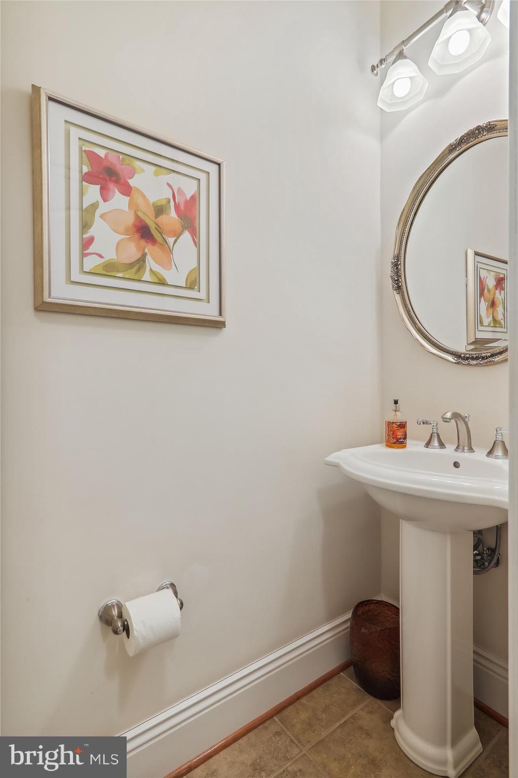 LAYTONSVILLE OUTSIDE - Residential