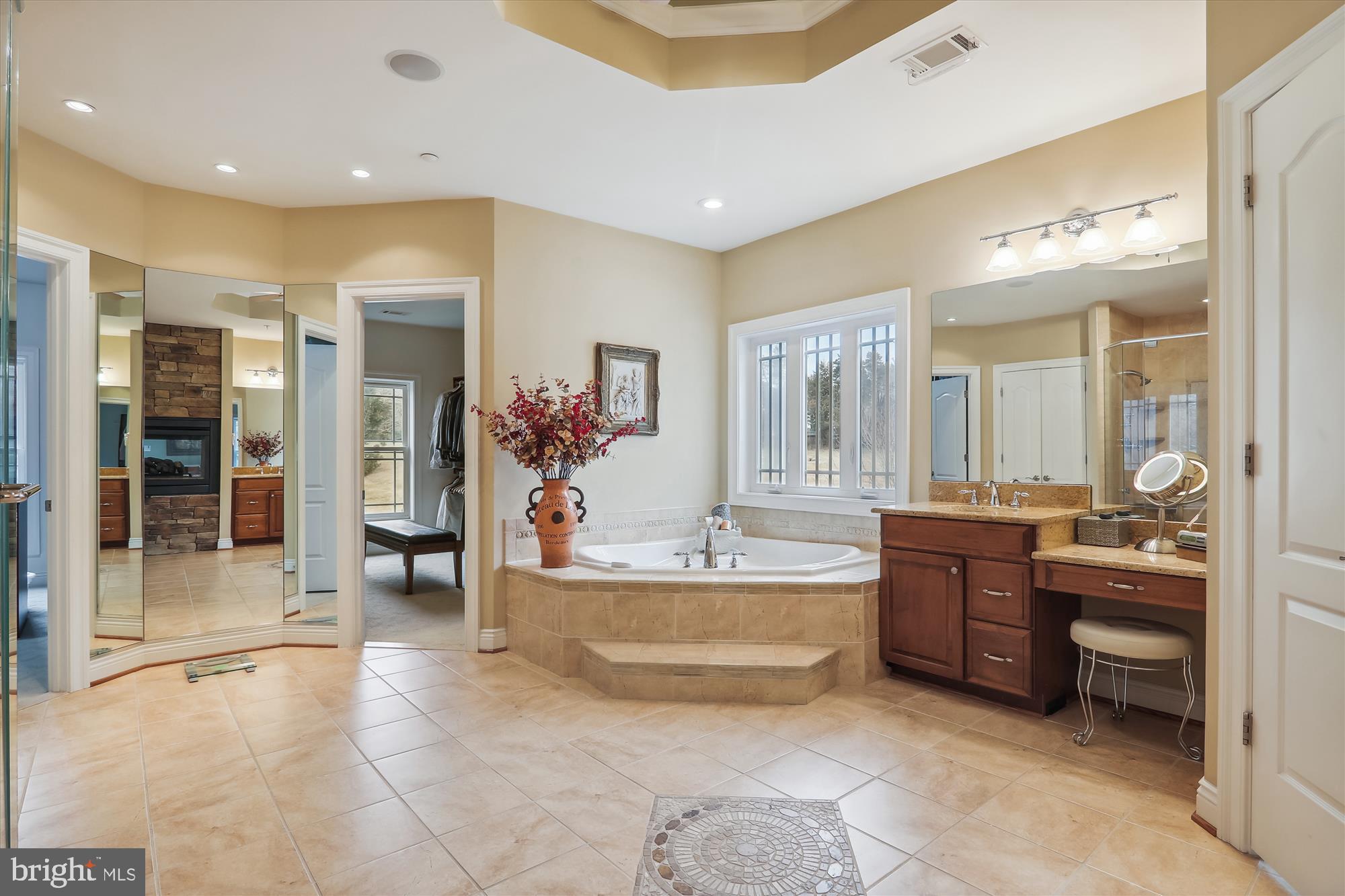 LAYTONSVILLE OUTSIDE - Residential