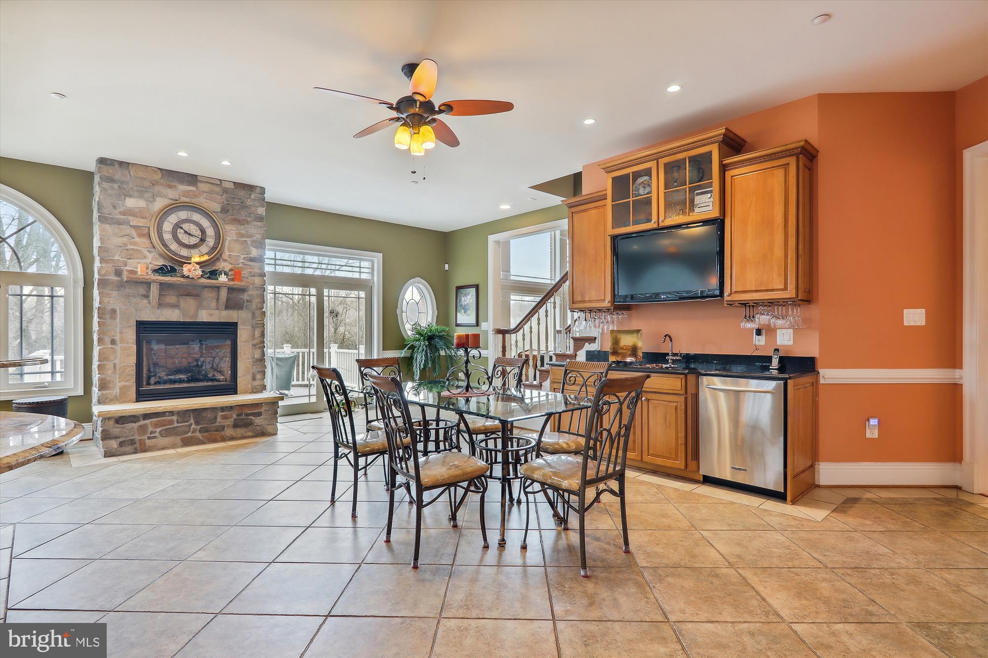 LAYTONSVILLE OUTSIDE - Residential