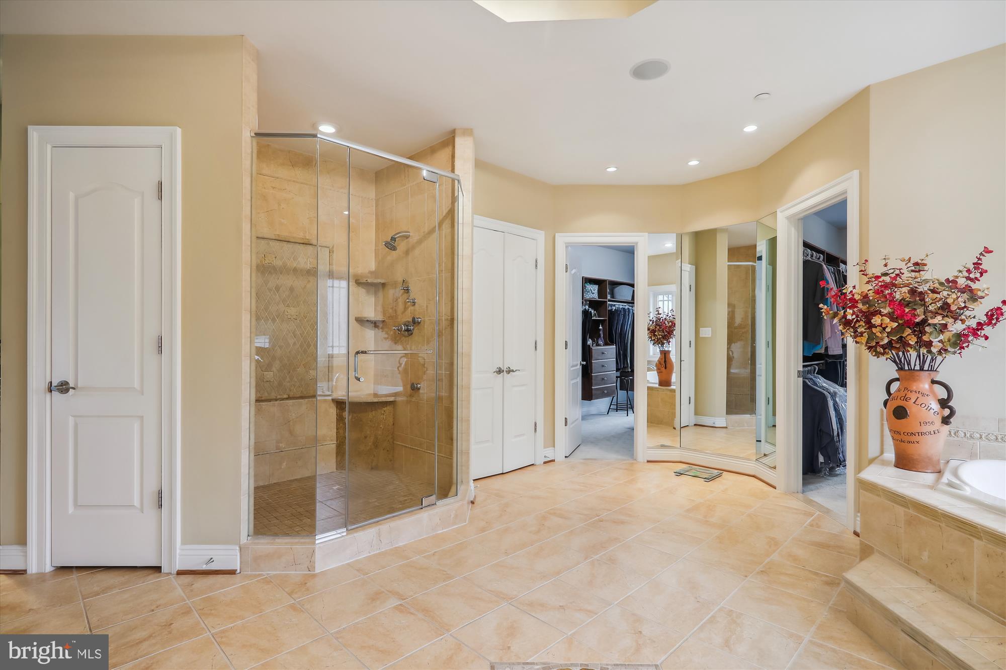 LAYTONSVILLE OUTSIDE - Residential