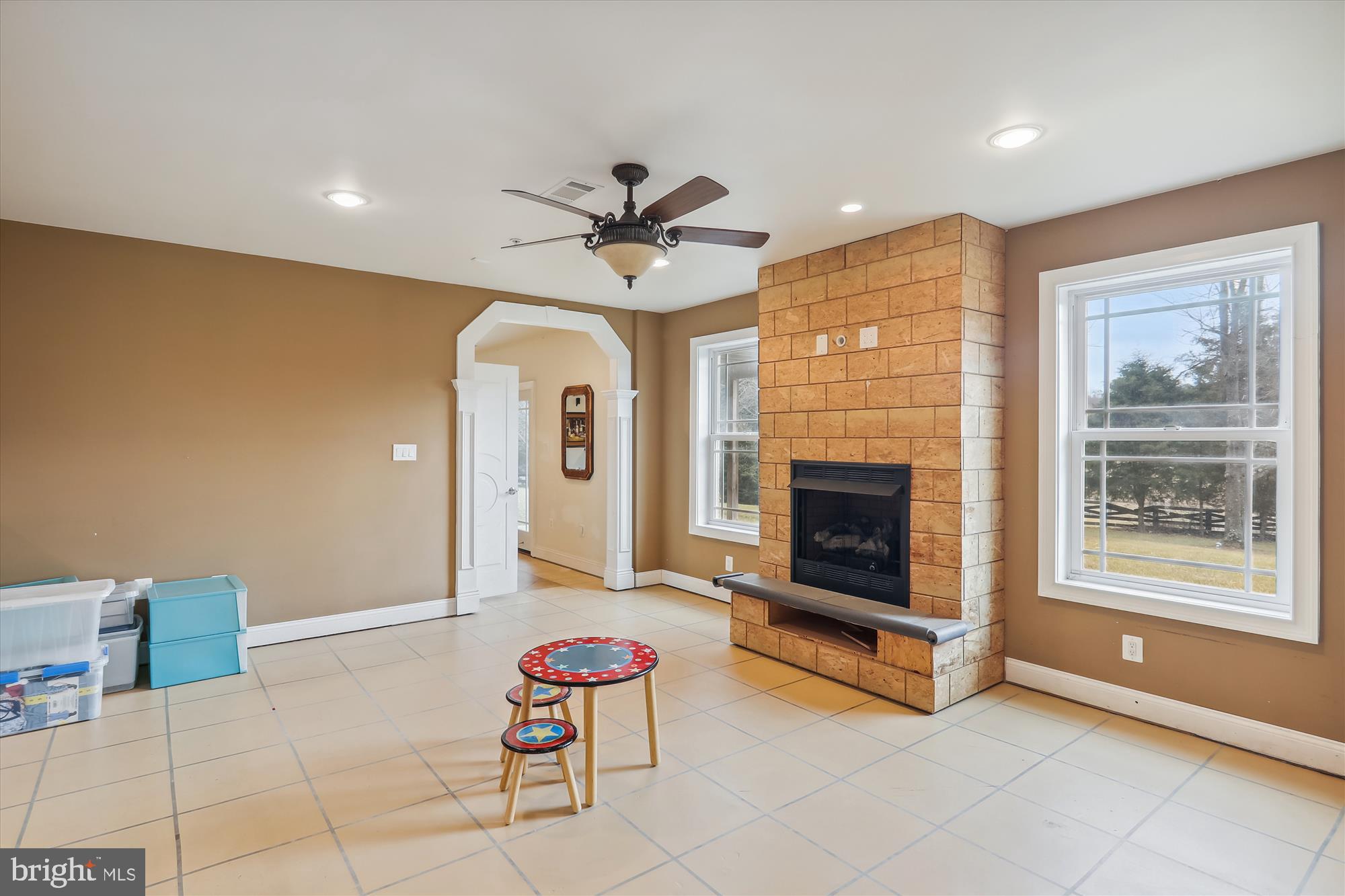 LAYTONSVILLE OUTSIDE - Residential