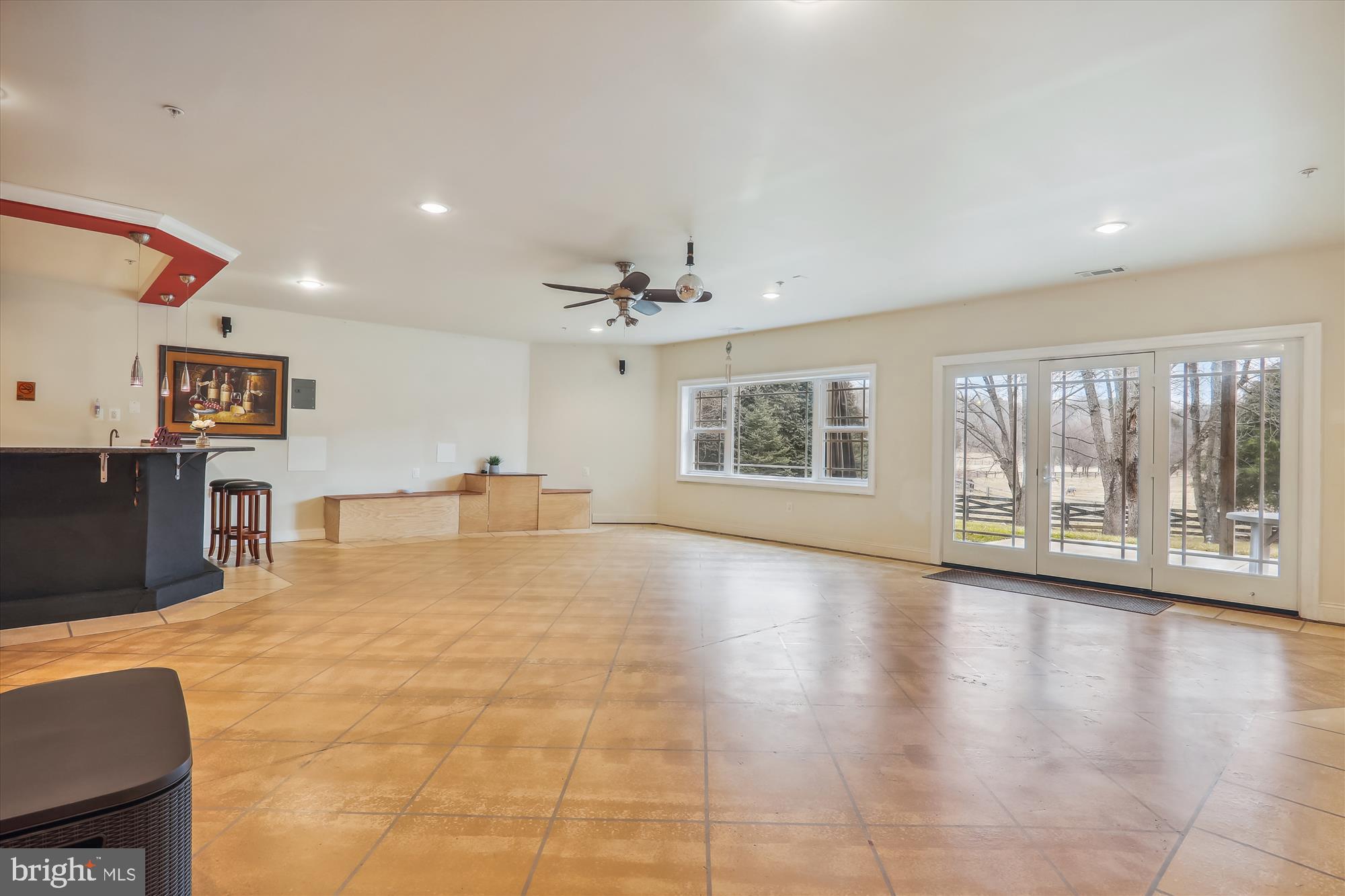 LAYTONSVILLE OUTSIDE - Residential