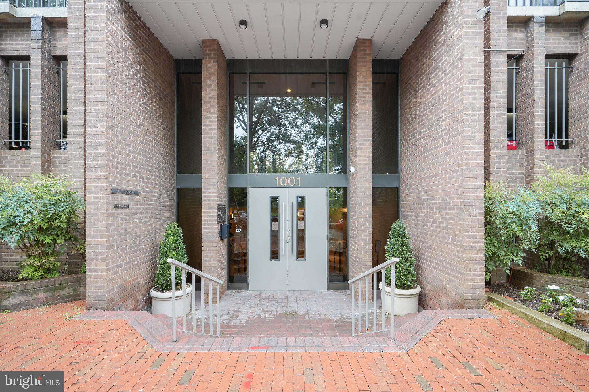 1001 NW 26TH STREET NW 806