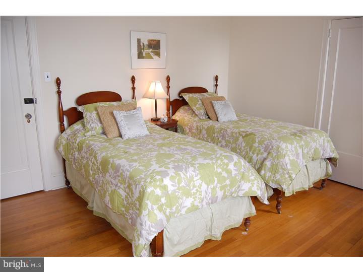 CHESTNUT HILL - Residential