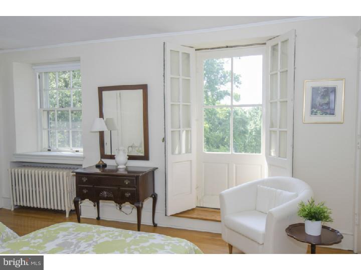 CHESTNUT HILL - Residential