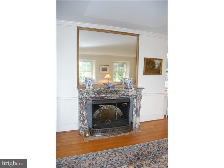 CHESTNUT HILL - Residential