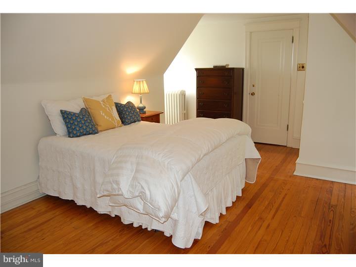 CHESTNUT HILL - Residential