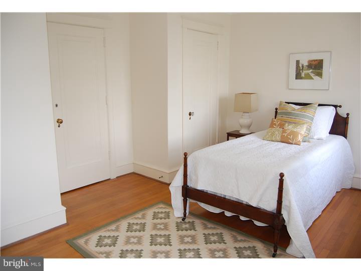 CHESTNUT HILL - Residential