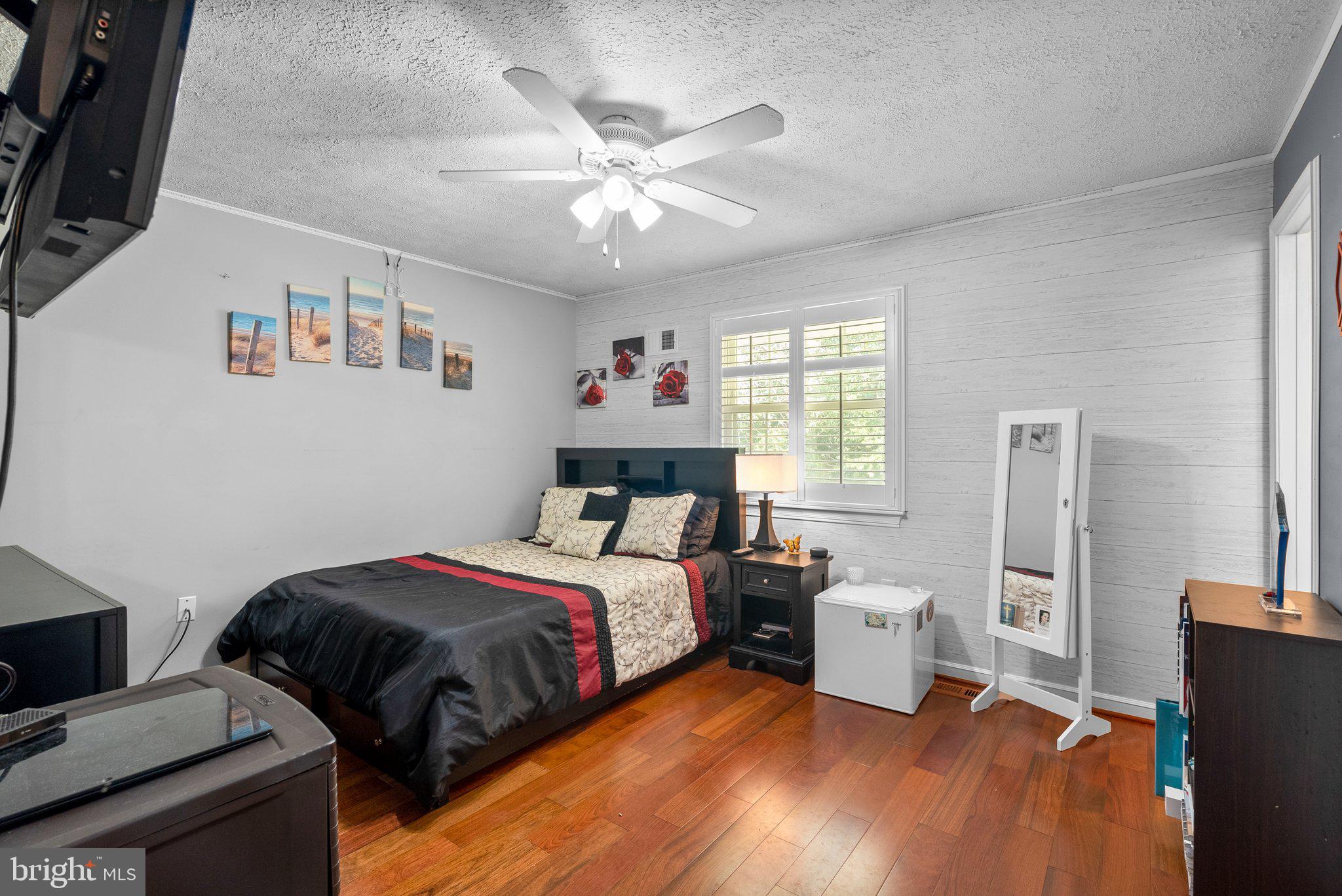 THE OAKS - Residential