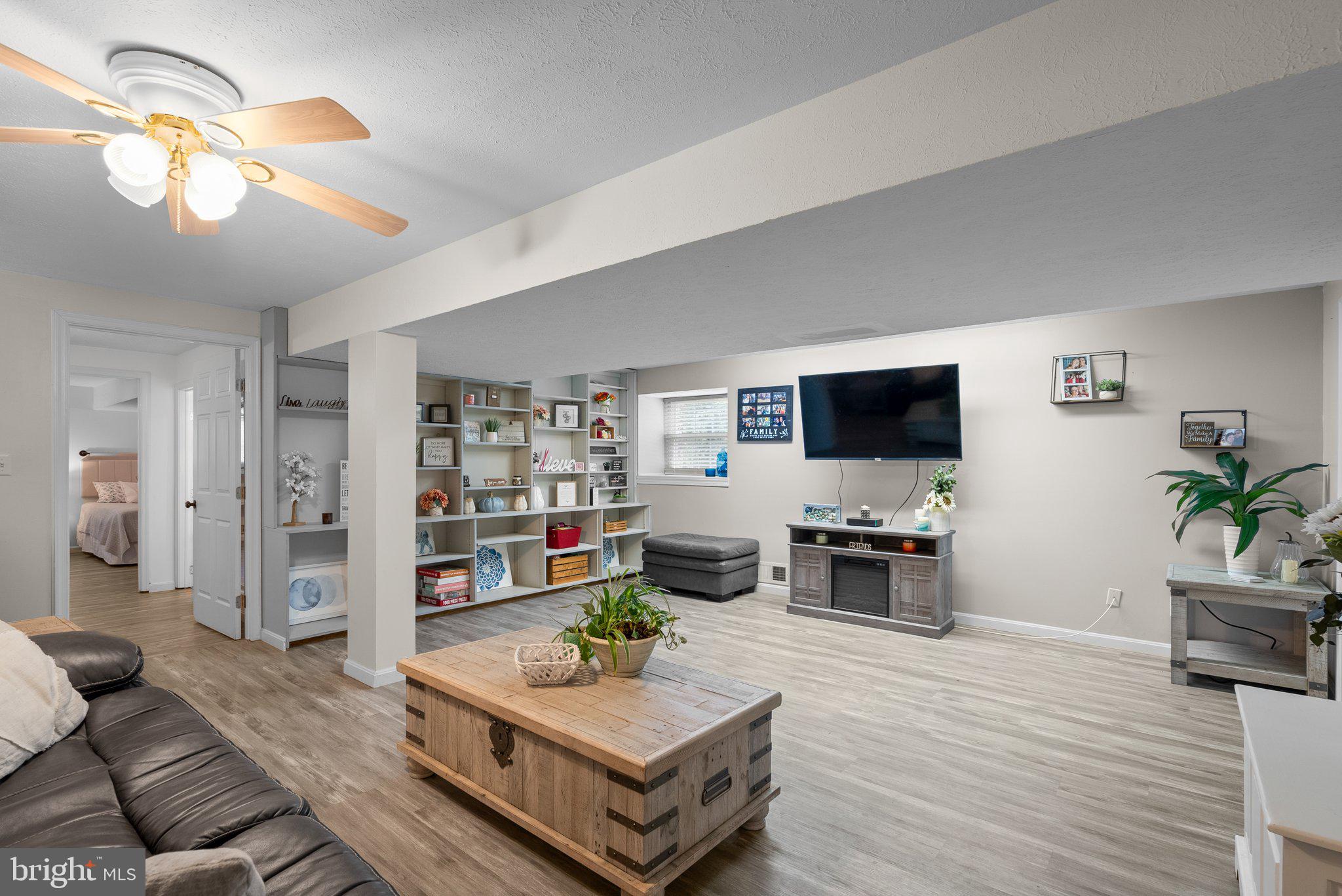 THE OAKS - Residential