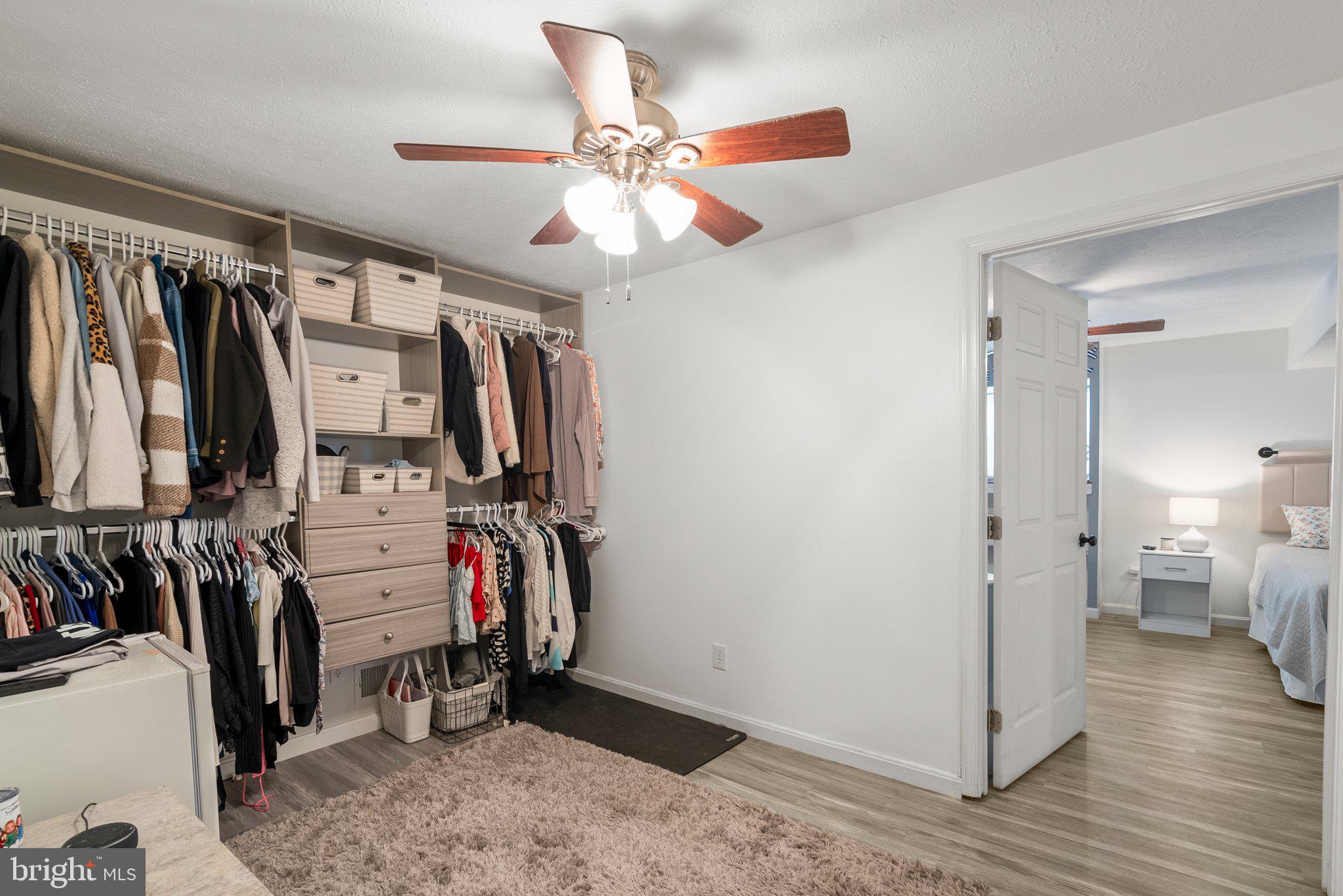 THE OAKS - Residential