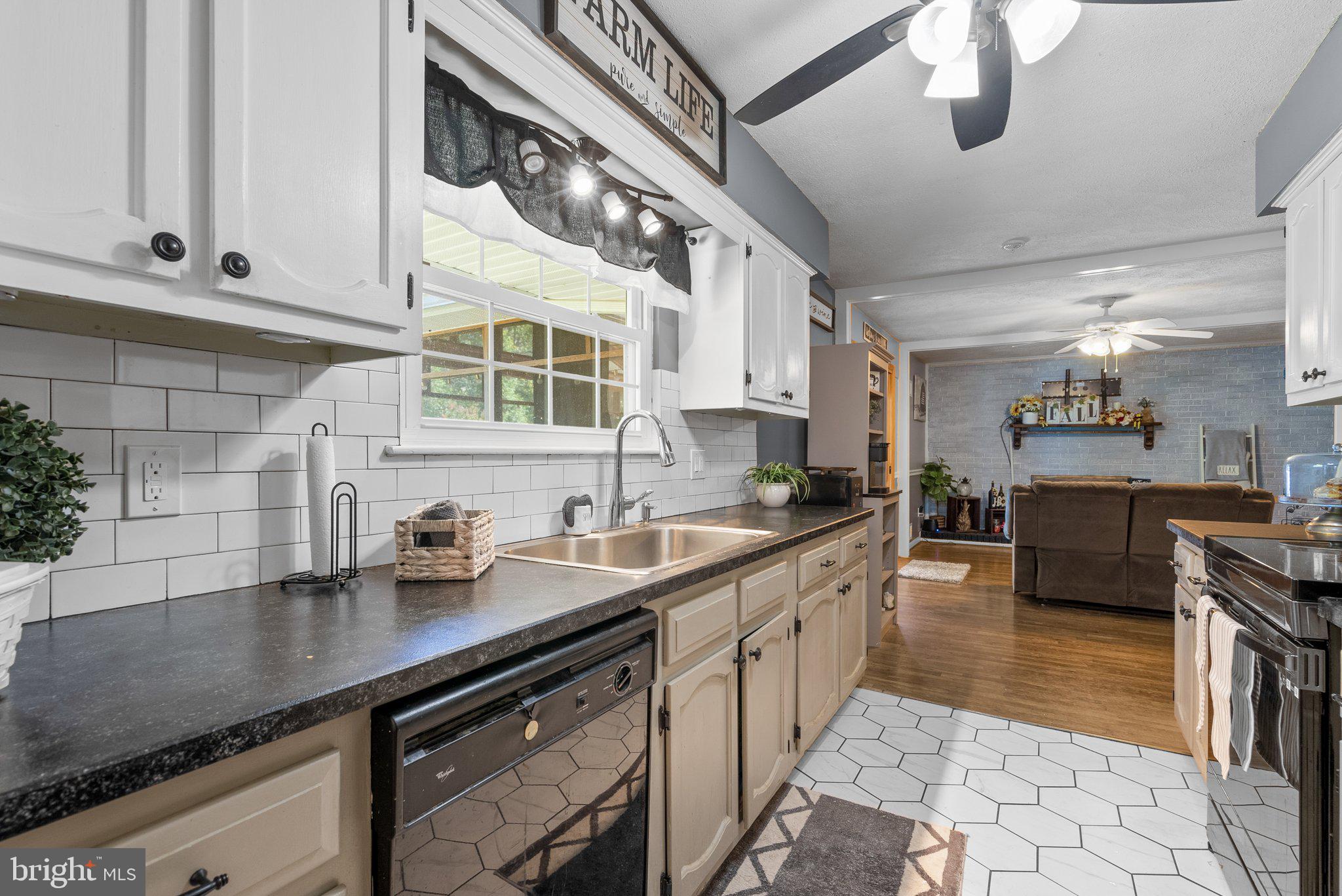 THE OAKS - Residential