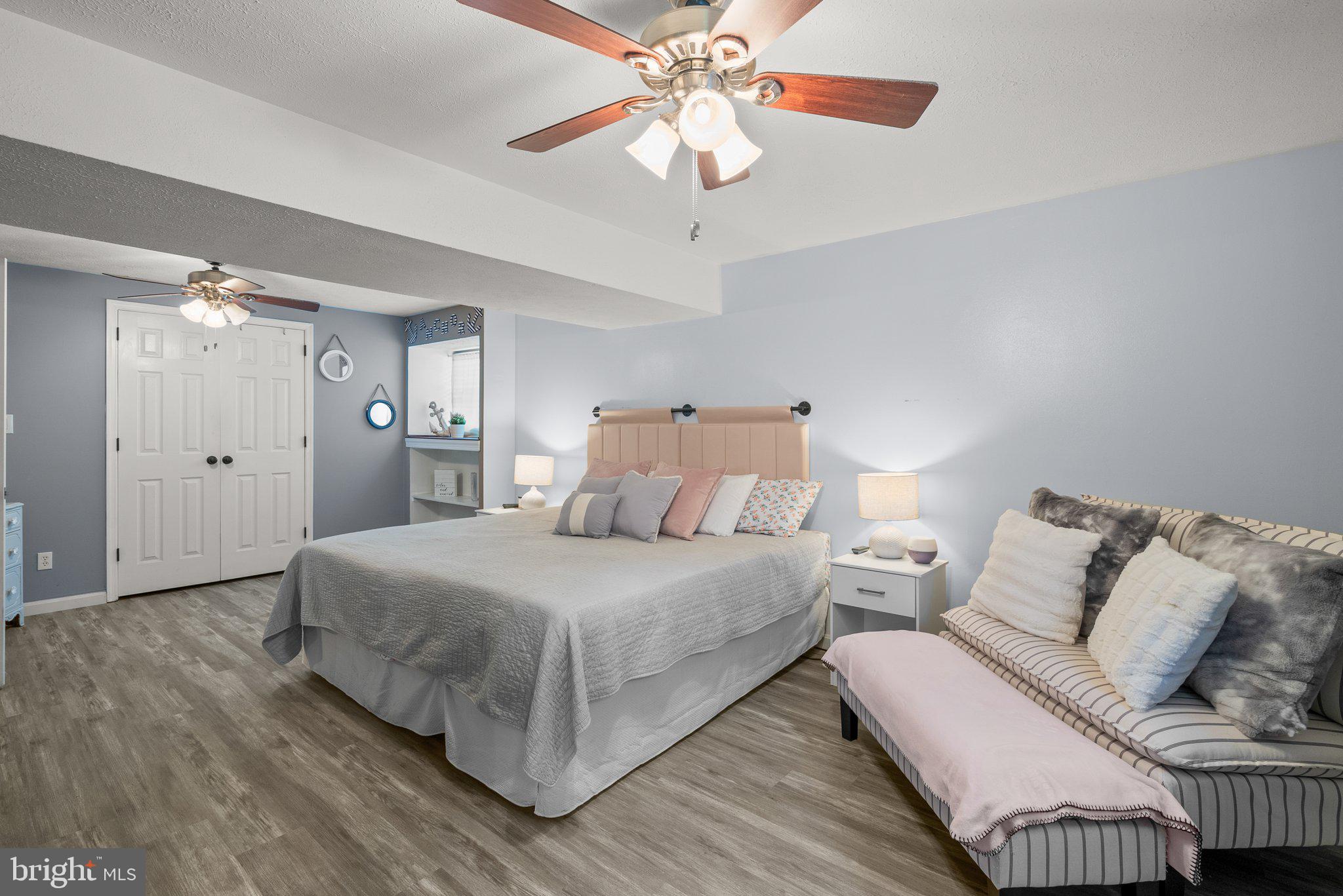 THE OAKS - Residential