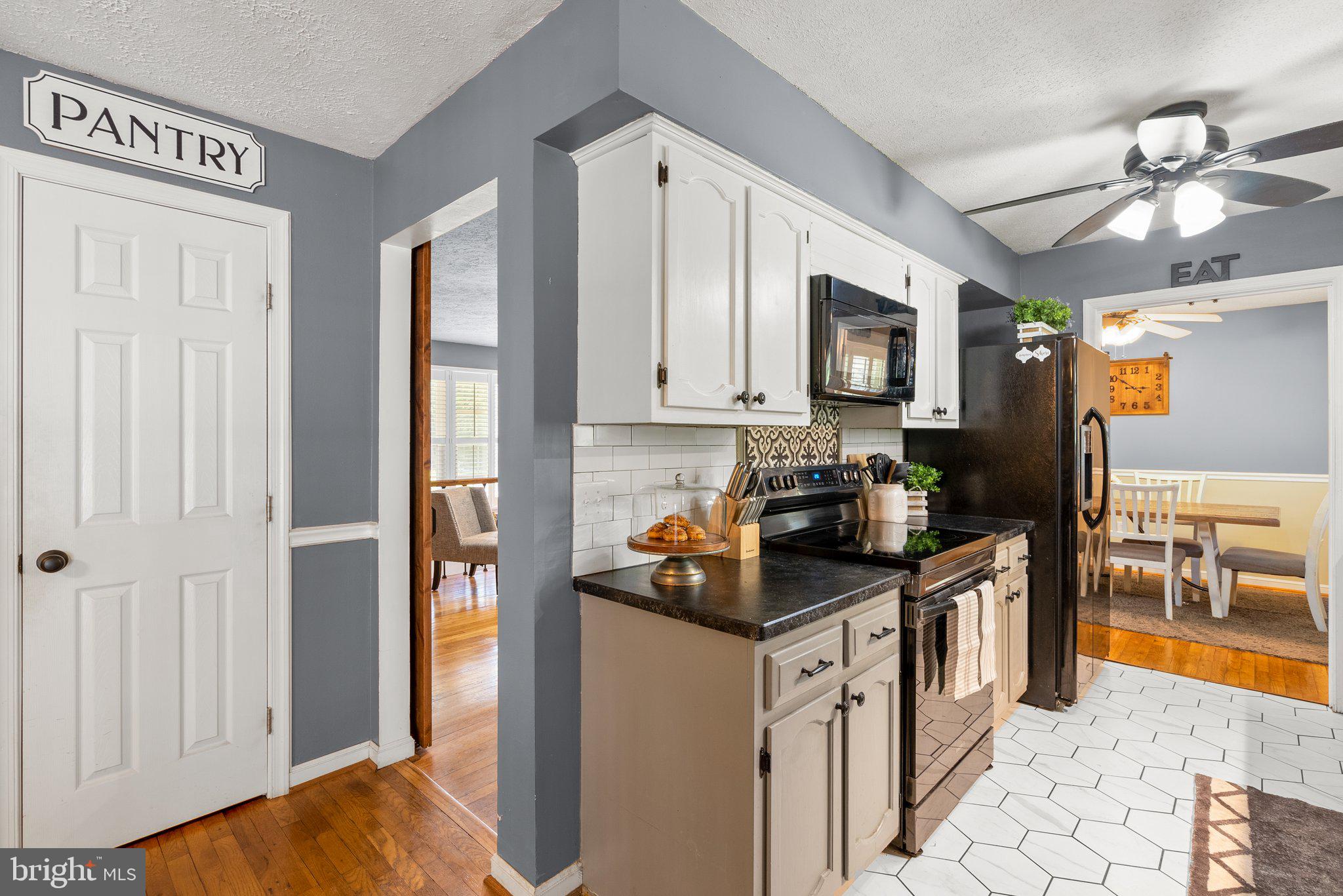 THE OAKS - Residential