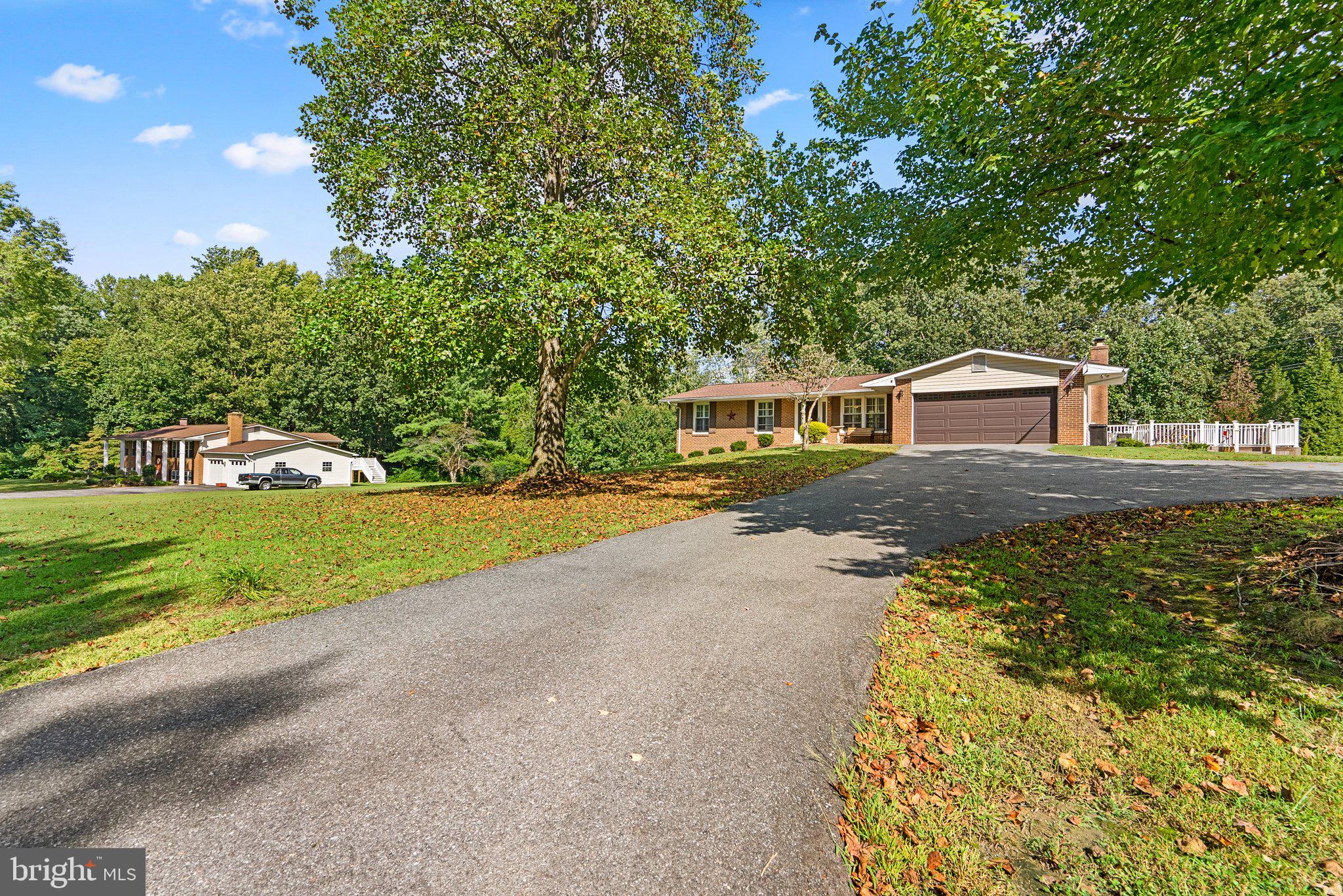 THE OAKS - Residential