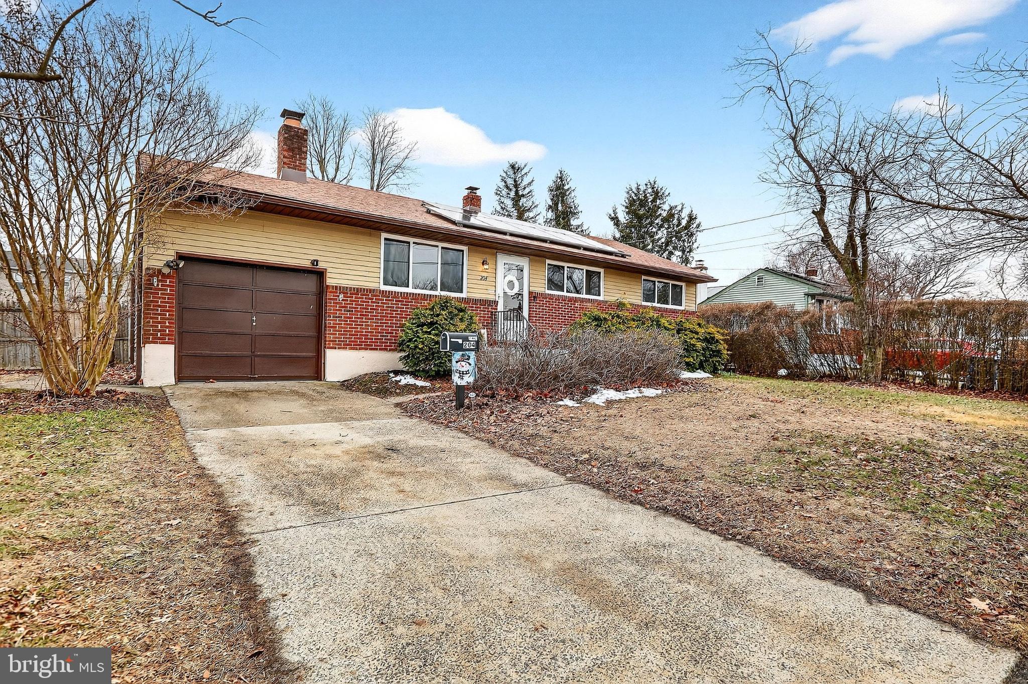 204 S GARDEN BOULEVARD