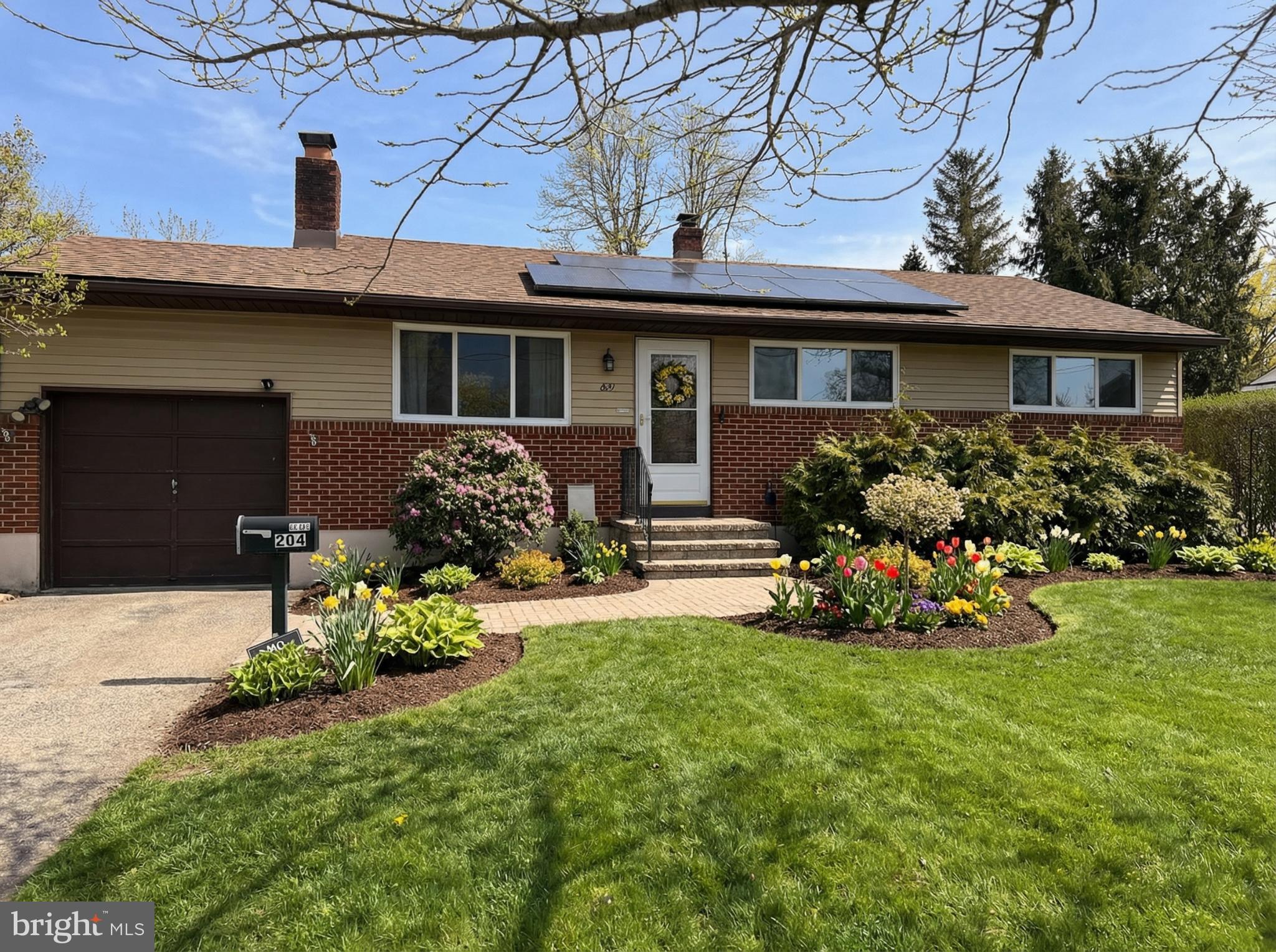 204 S GARDEN BOULEVARD