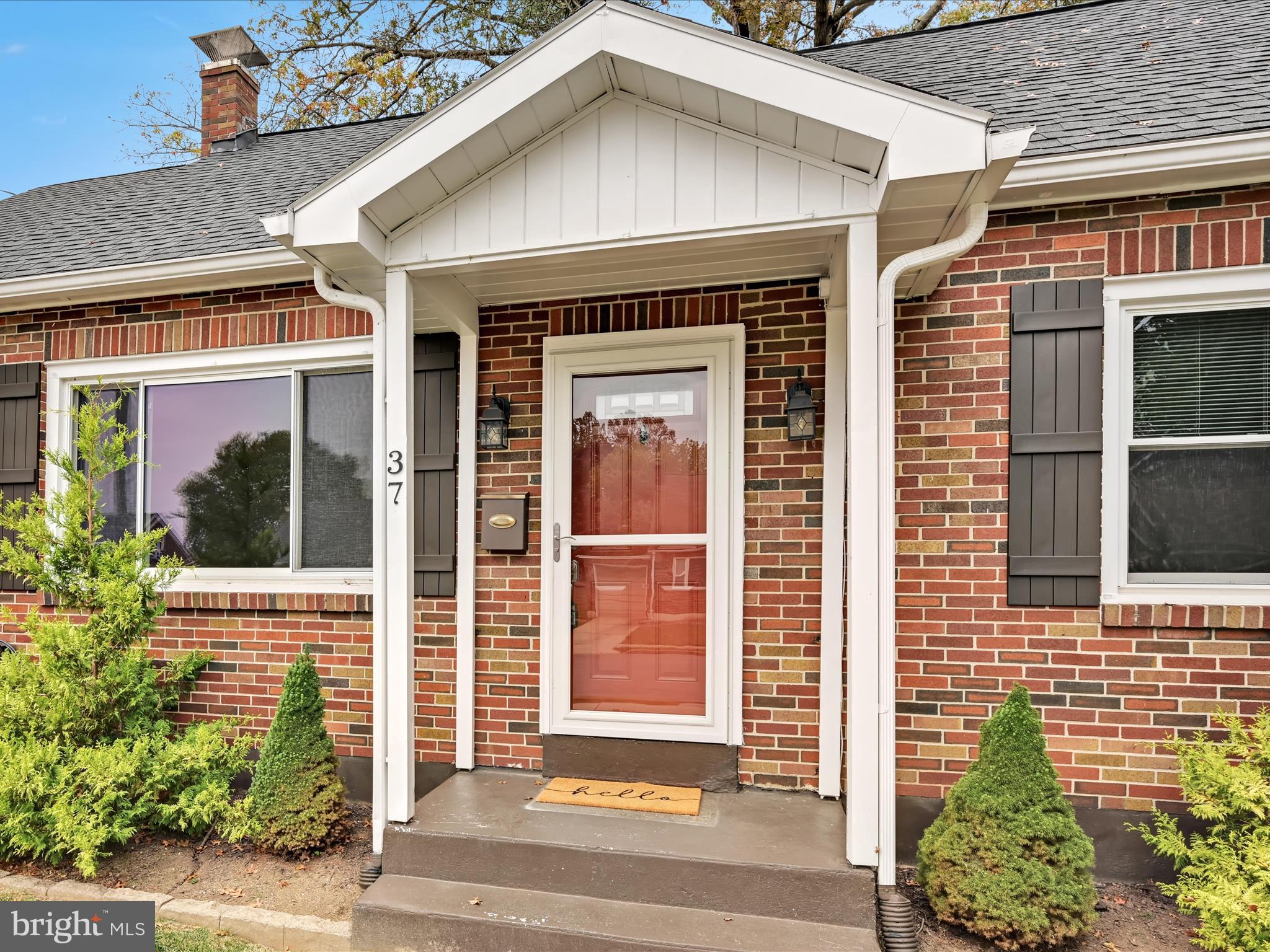 37 WILLOW AVENUE